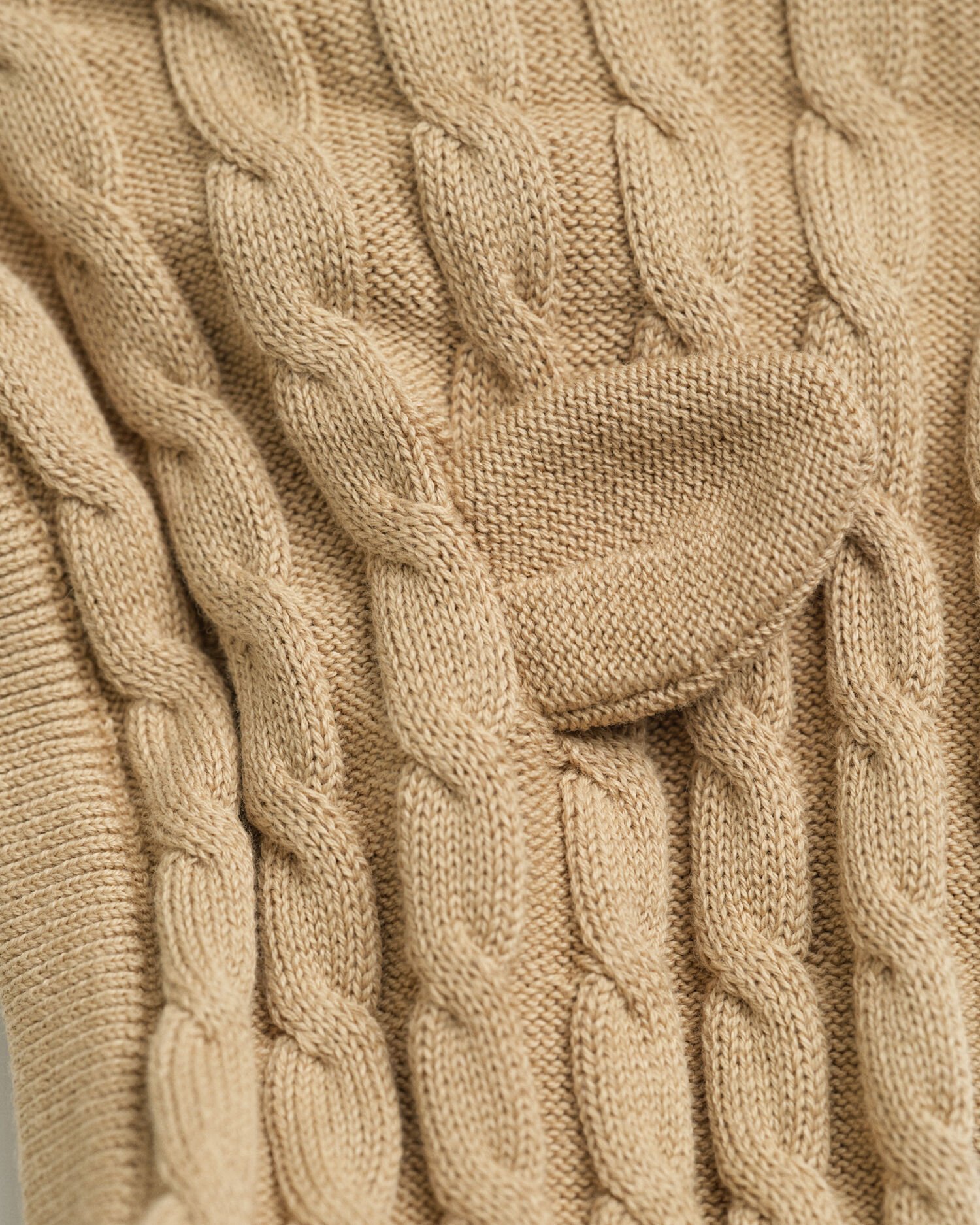 Baby cardigan af bomuld med kabelstrik