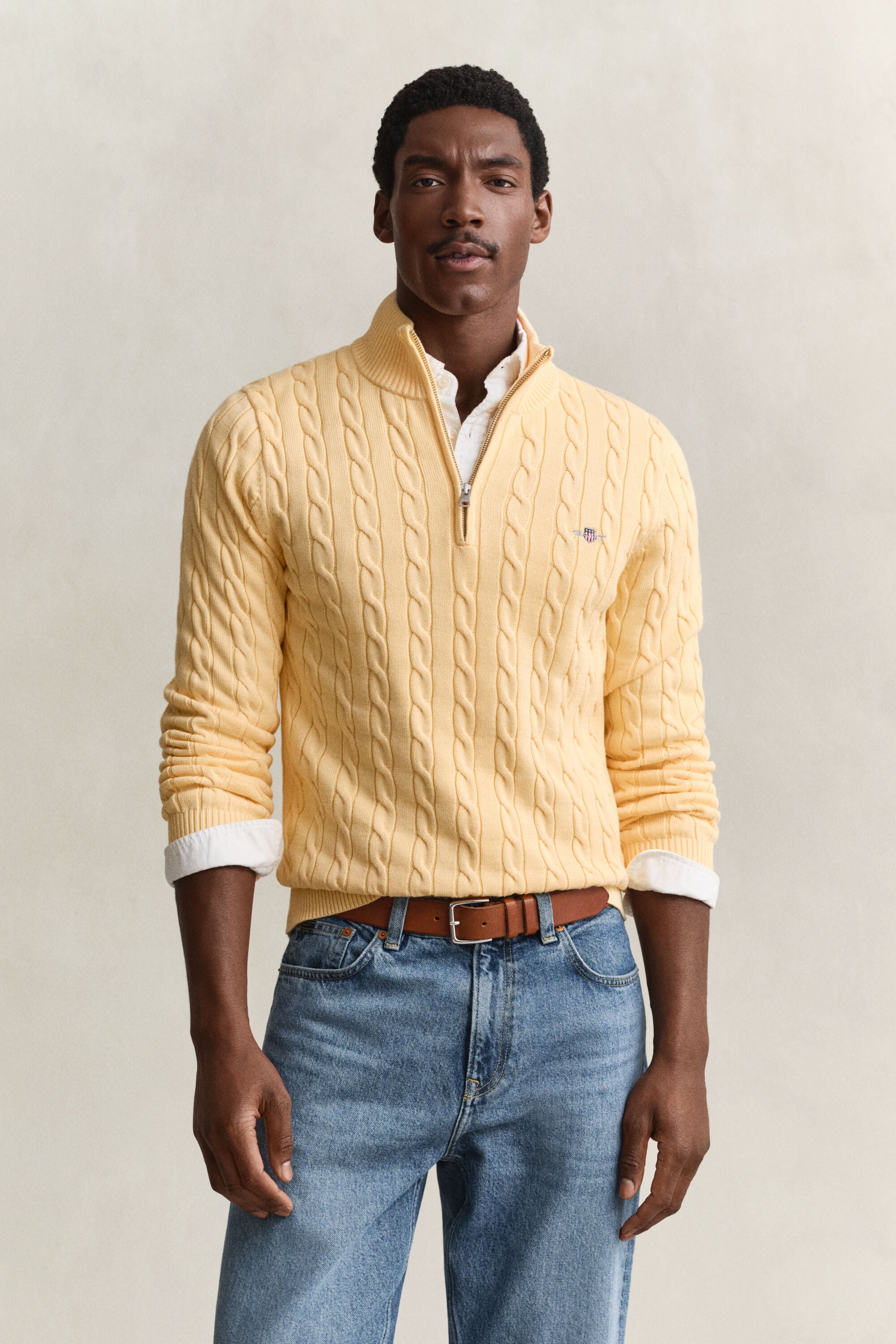 Kabelstrikket sweater af bomuld med halv lynlås