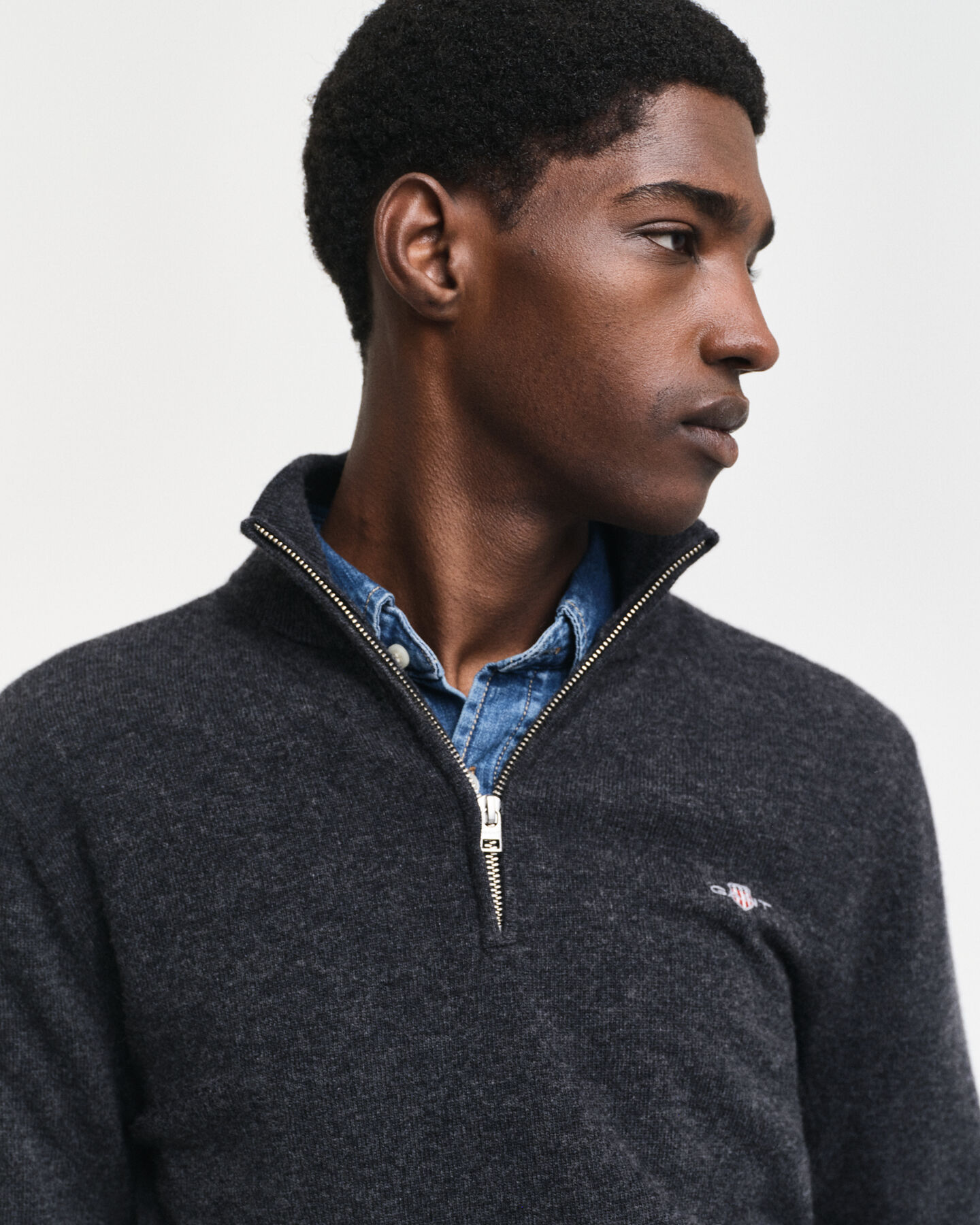 Sweater af ekstra fin lammeuld med halv lynl&aring;s