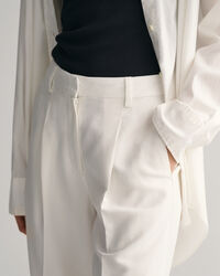 Relaxed fit shorts med læg