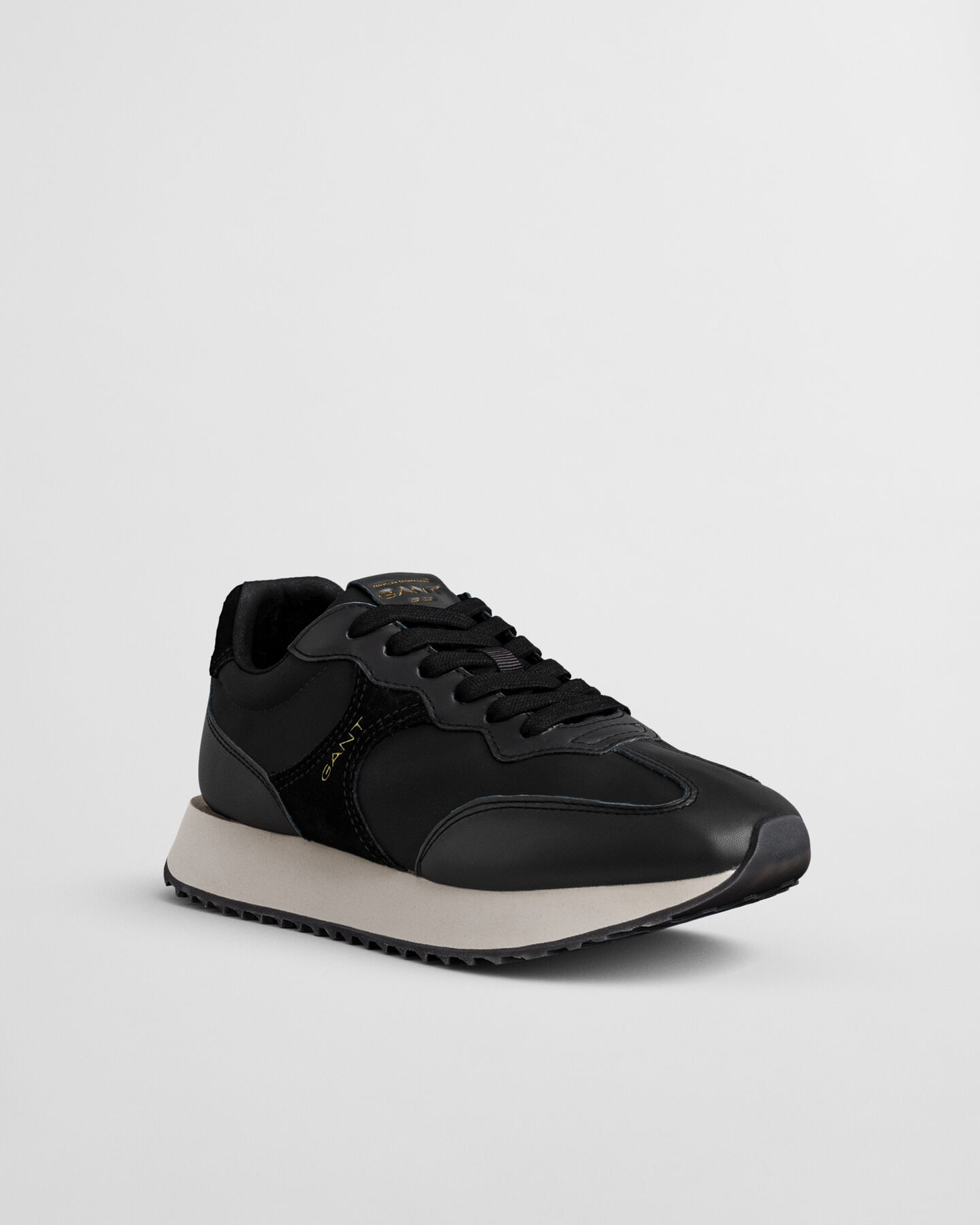 Bevinda sneakers i l&aelig;der og satin