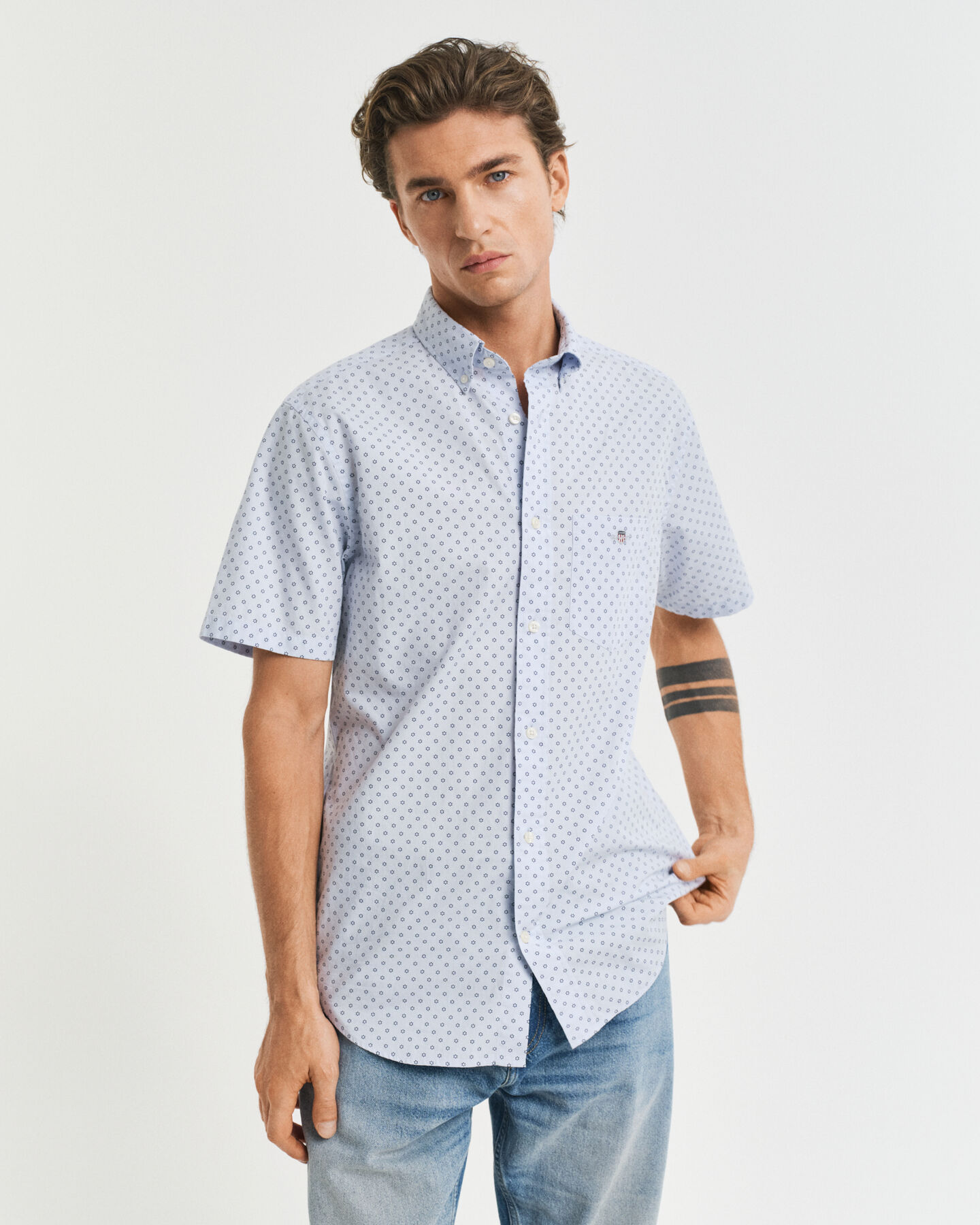 Regular fit skjorte med mikrotryk og korte ærmer