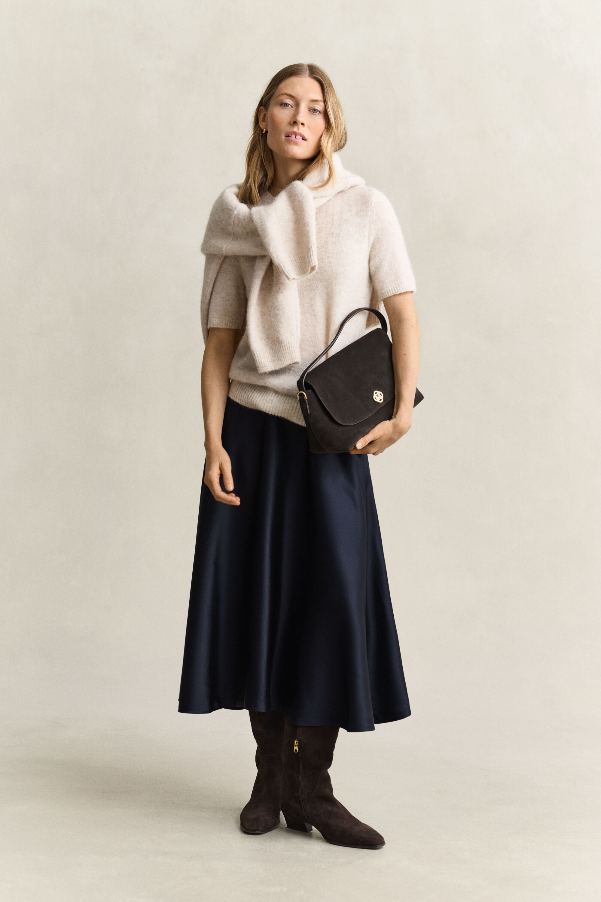 Volume satin nederdel