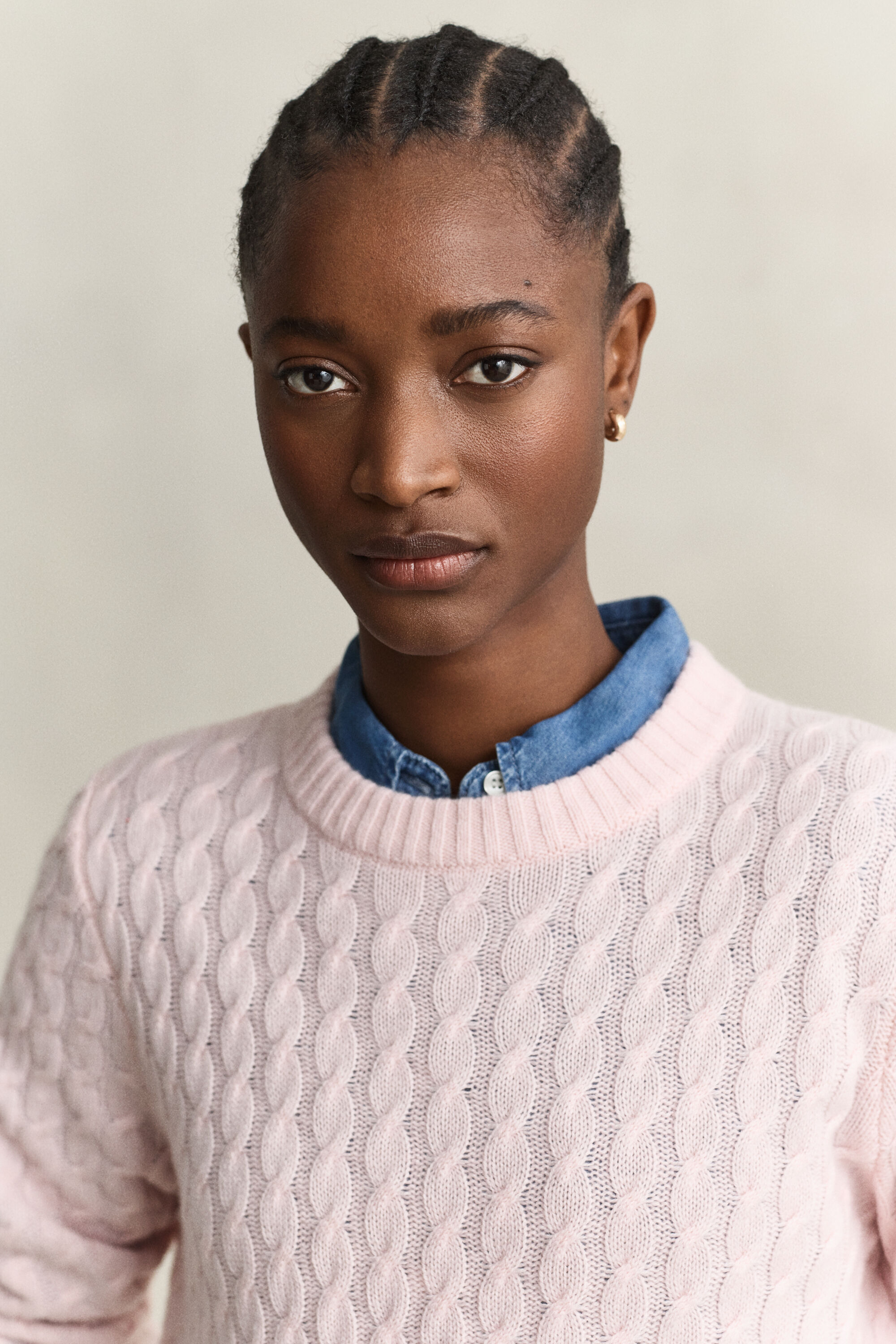 Sweater af kashmir med kabelstrik