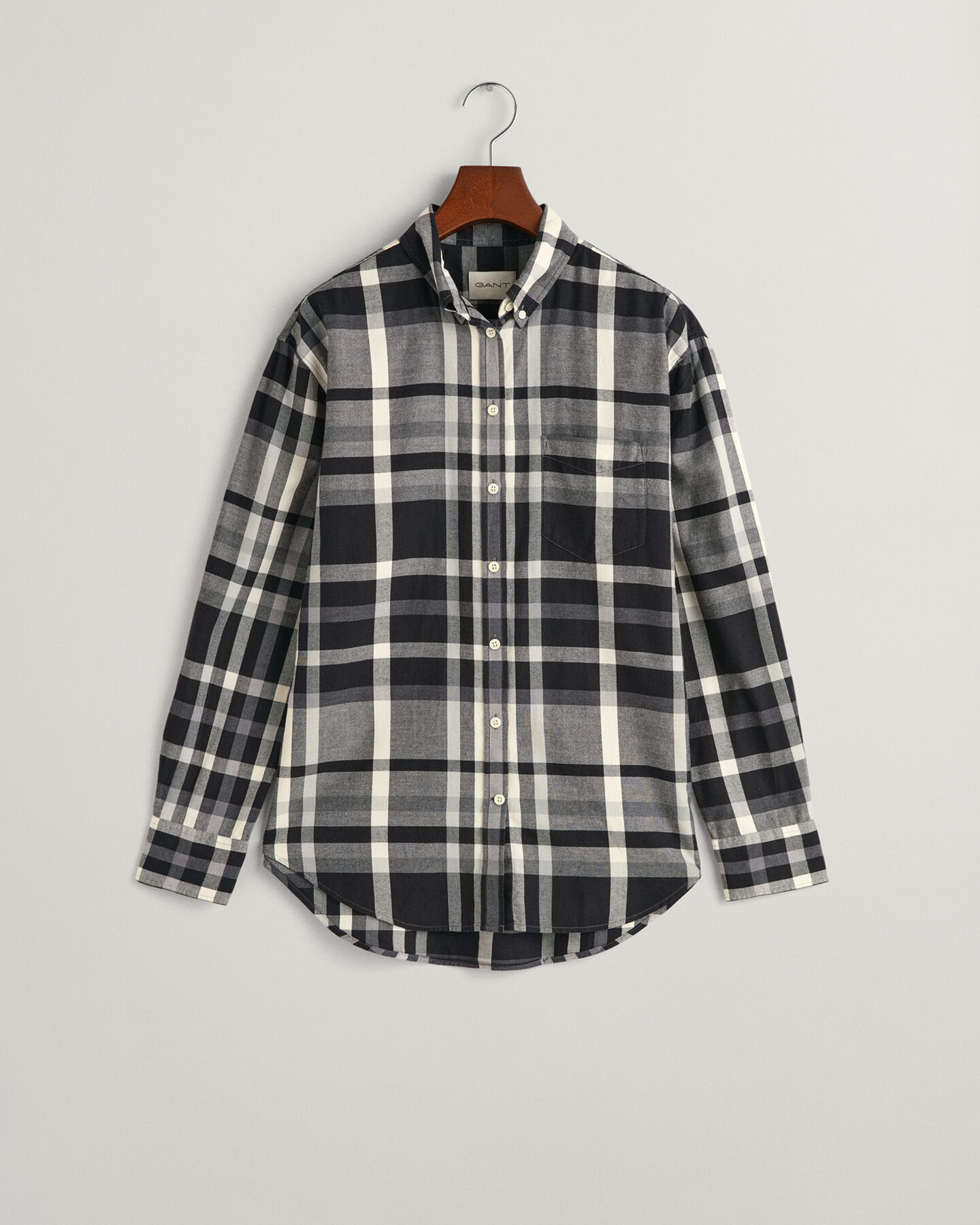 Relaxed fit ternet flannelskjorte