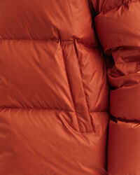 Skinnende pufferjakke