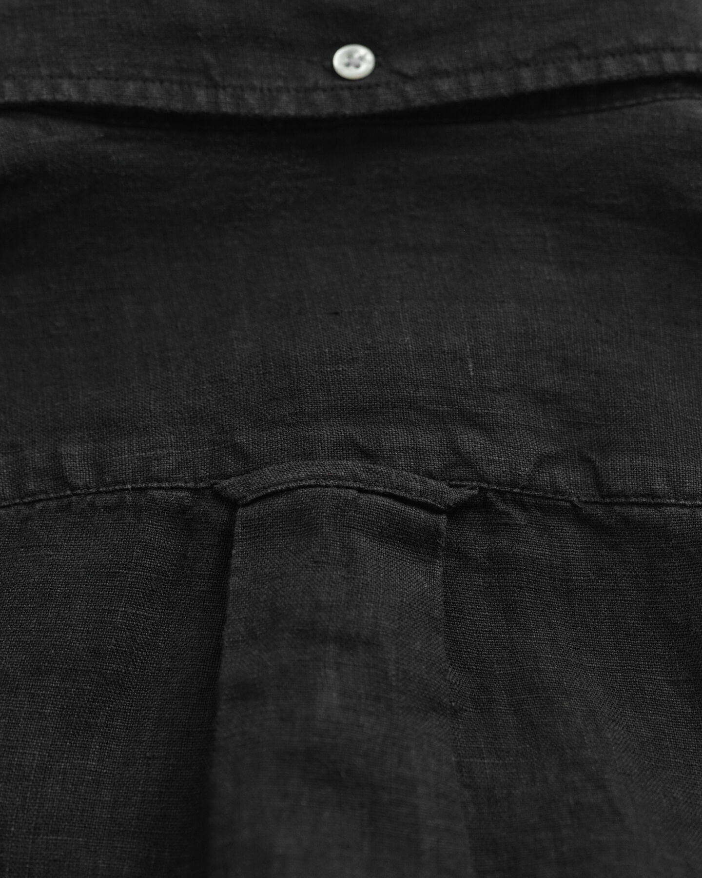 Regular fit garment-dyed hørskjorte
