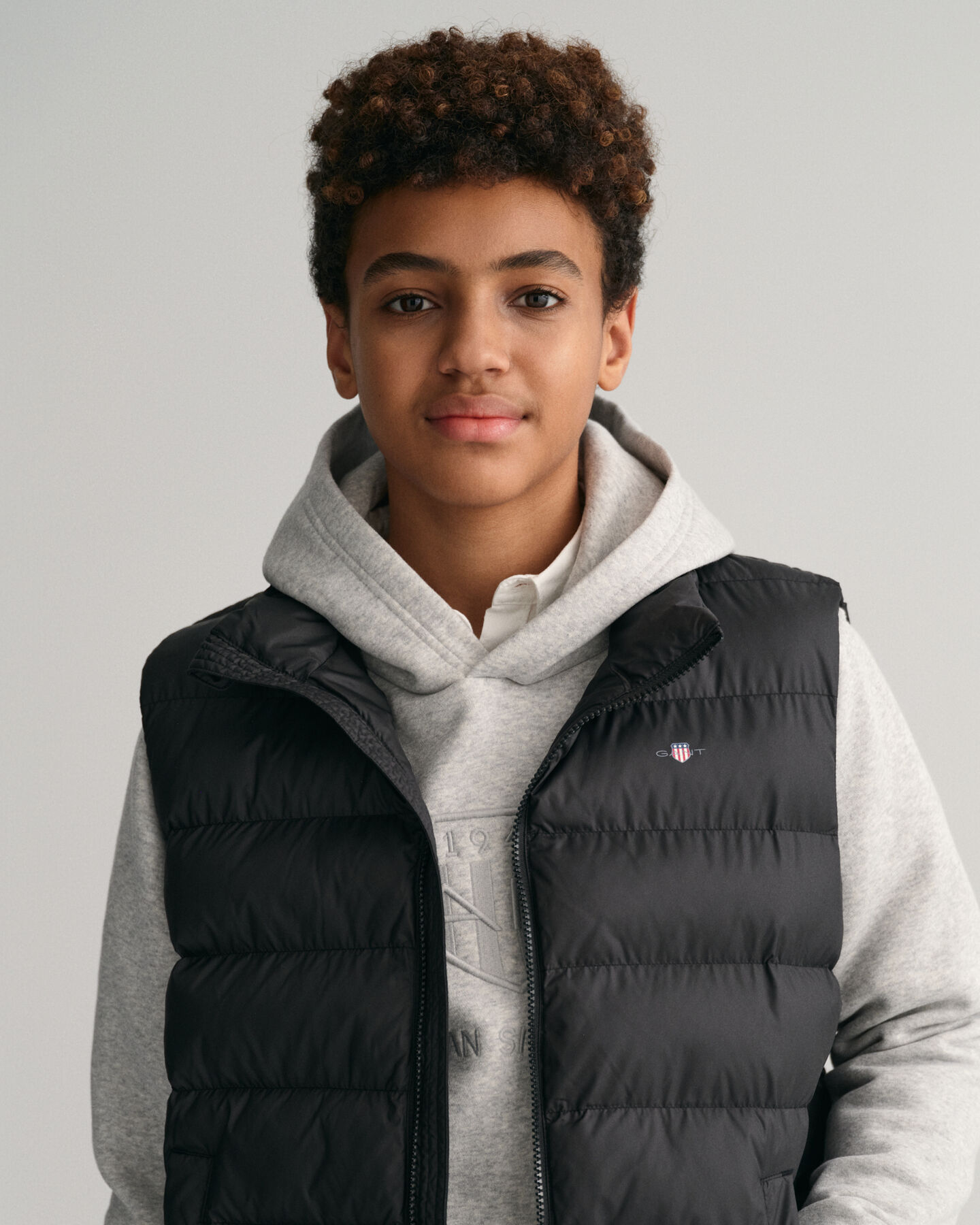 Teens Shield let vatteret vest
