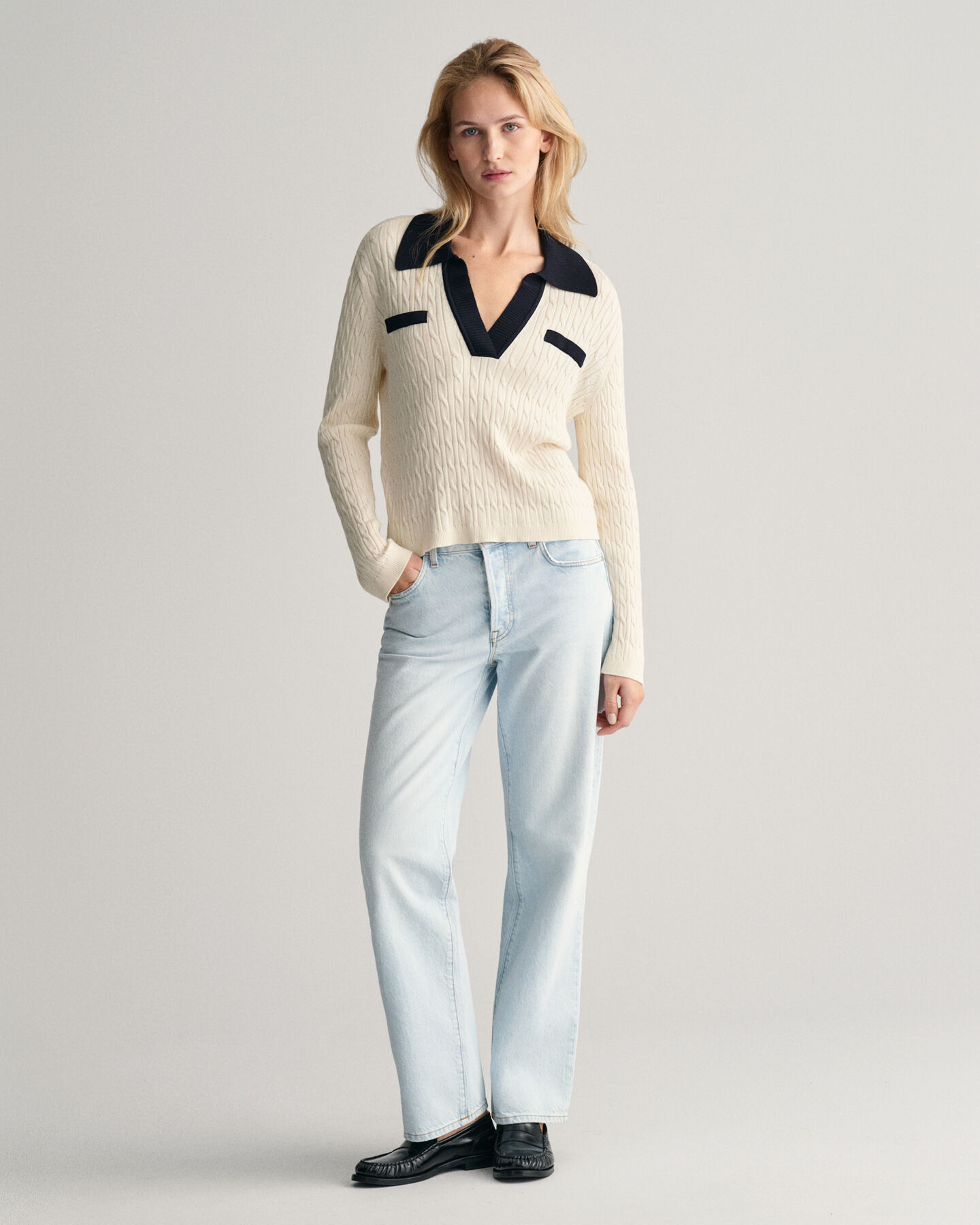 Polosweater med kabelstrik