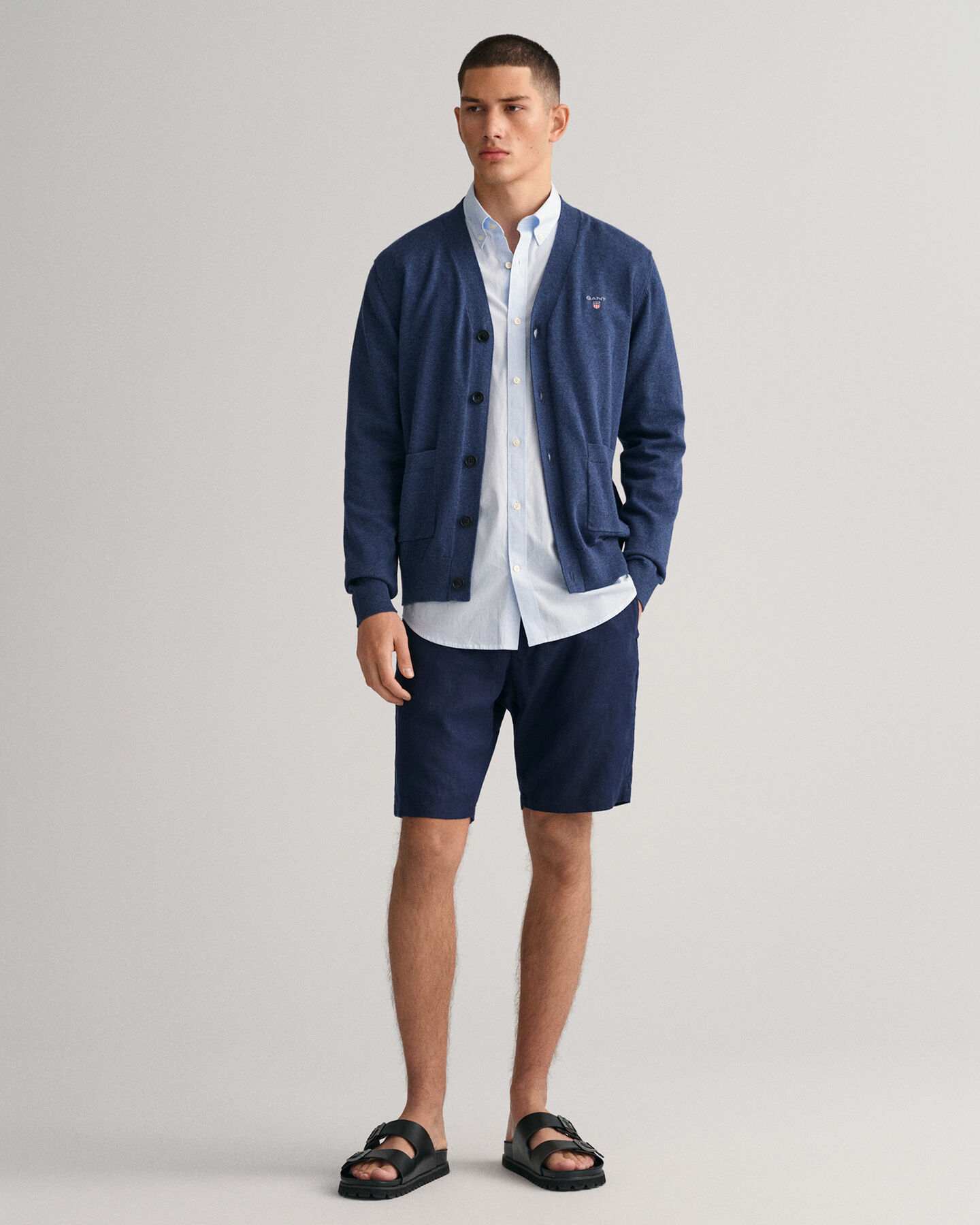 Classic cardigan i bomuld med V-hals