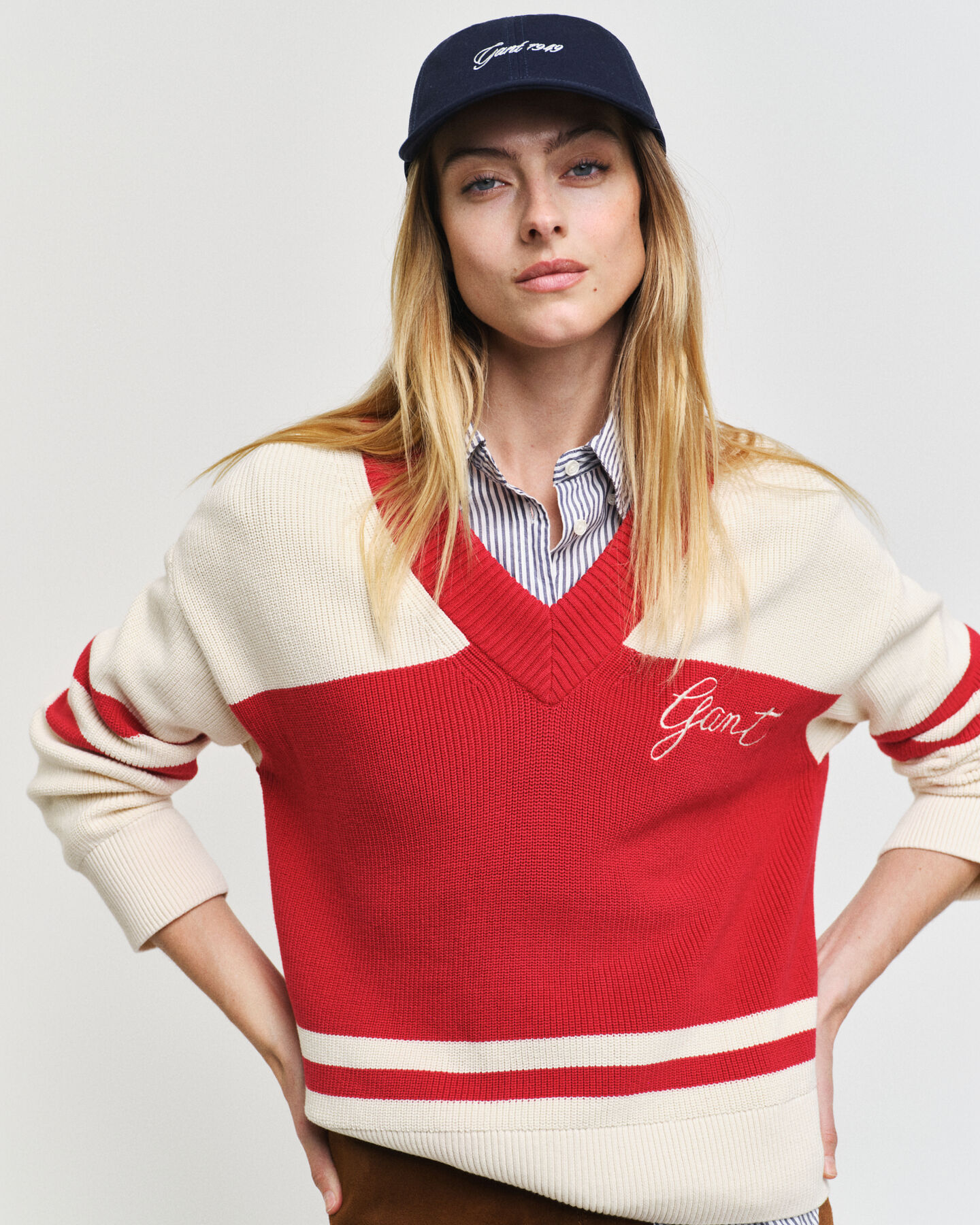 GANT Varsity sweater i bomuld med V-hals