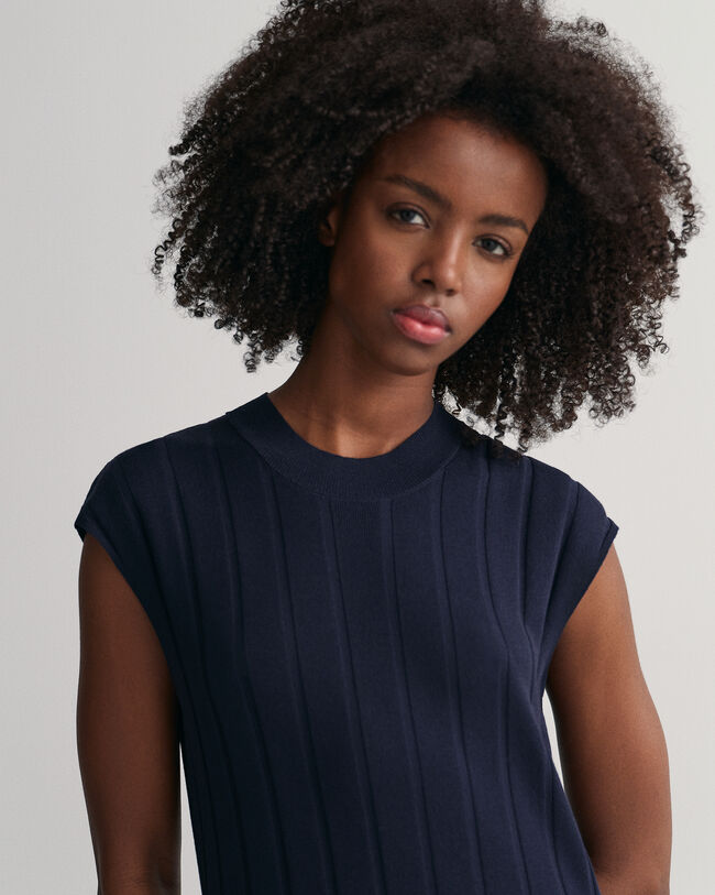 Ribstrikket &aelig;rmel&oslash;s kjole med crewneck