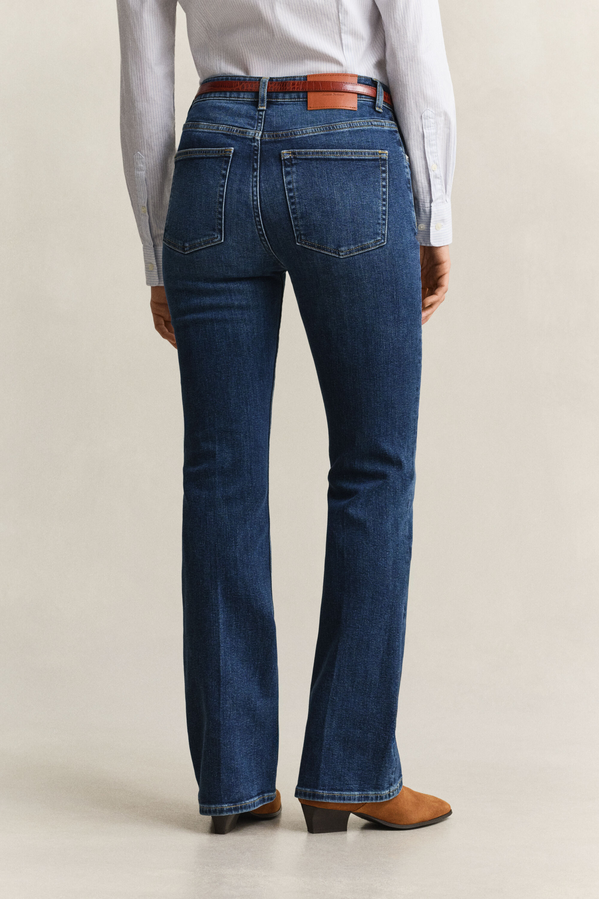 Slanke jeans med stræk og svaj