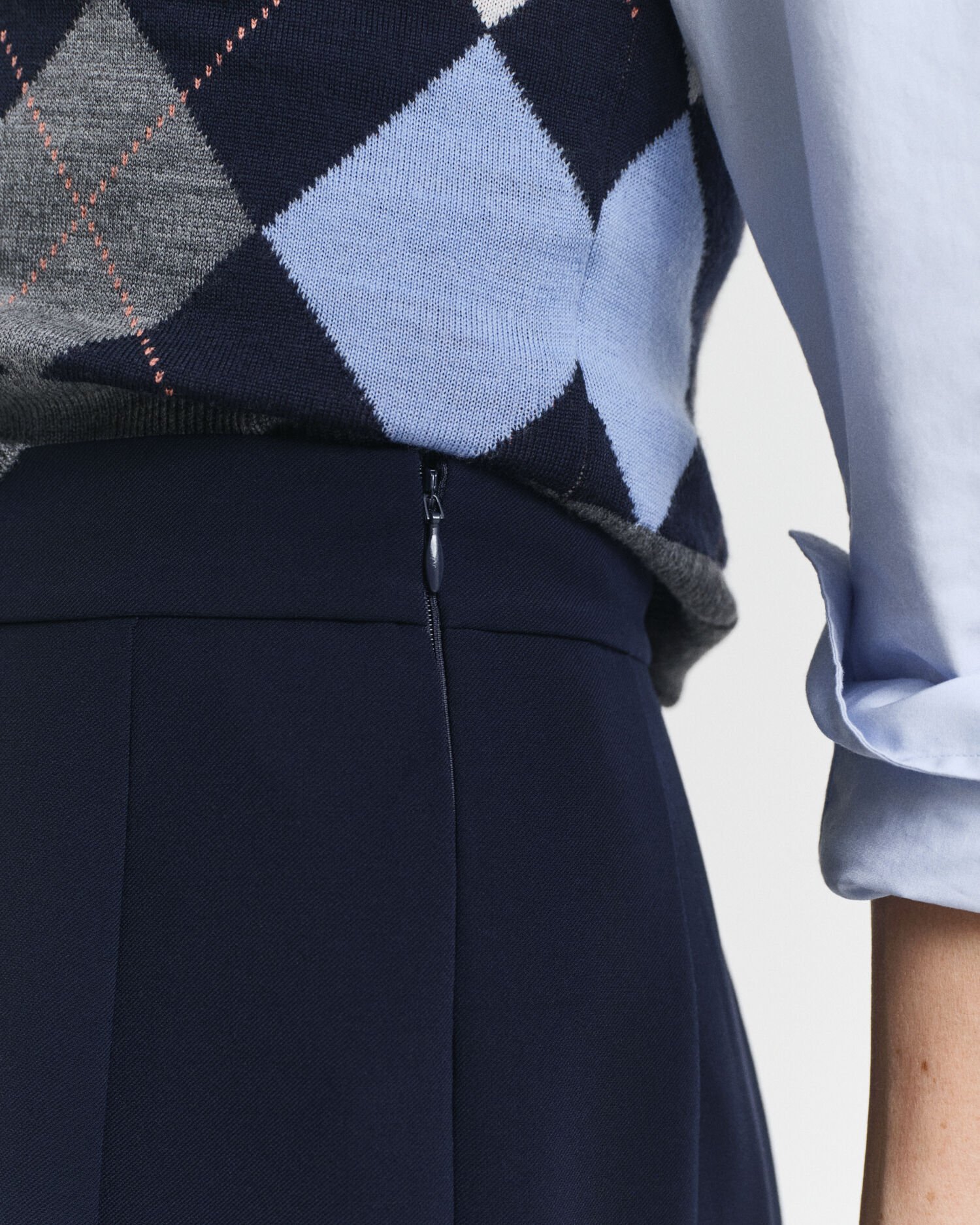 Bred plisseret midi-nederdel