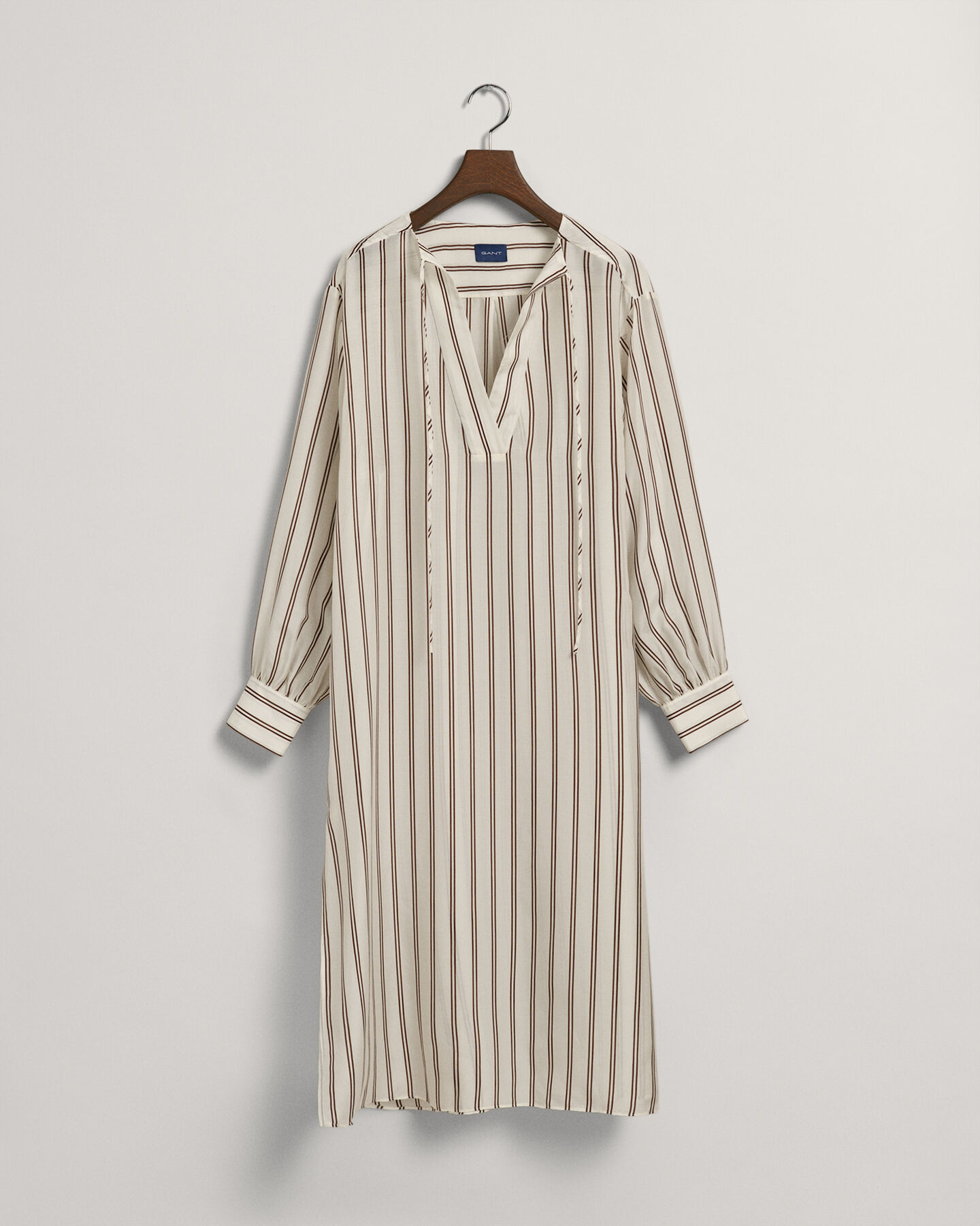 Stribet kaftan med V-hals