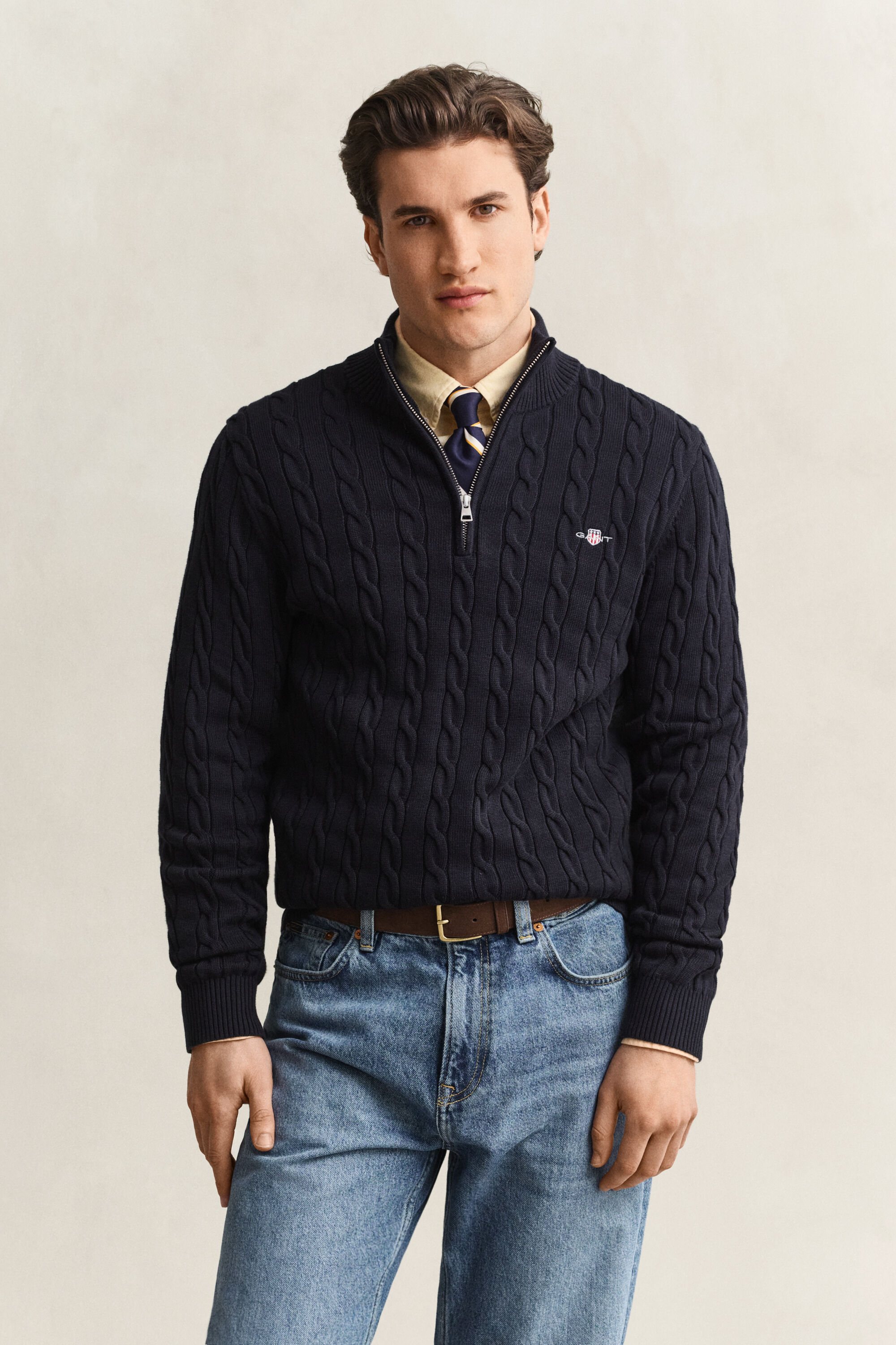 Kabelstrikket sweater af bomuld med halv lynlås