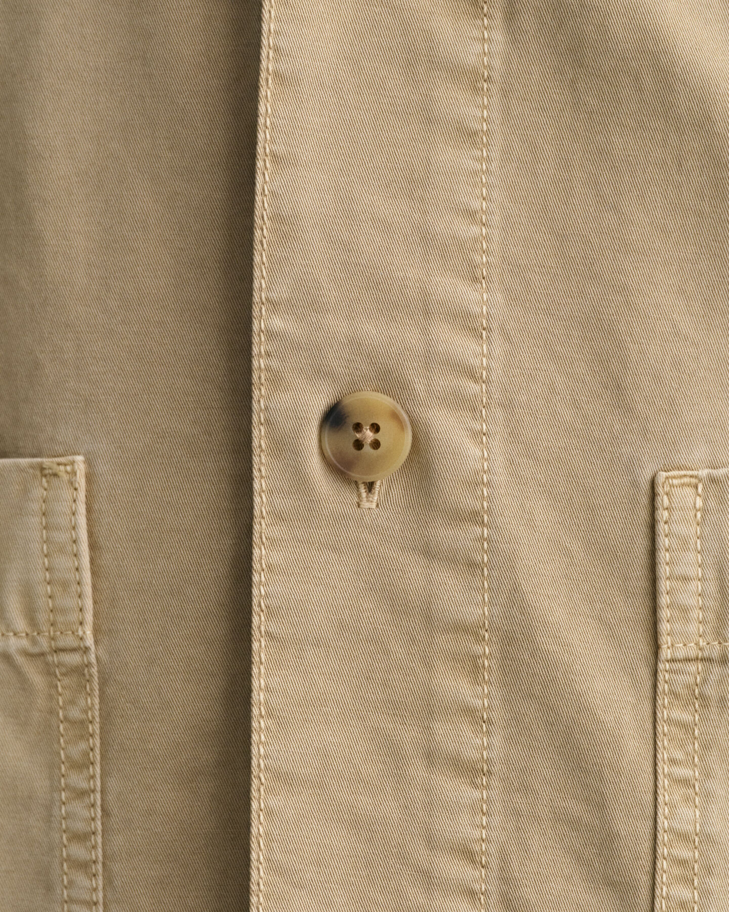 Garment-dyed overskjorte i twill