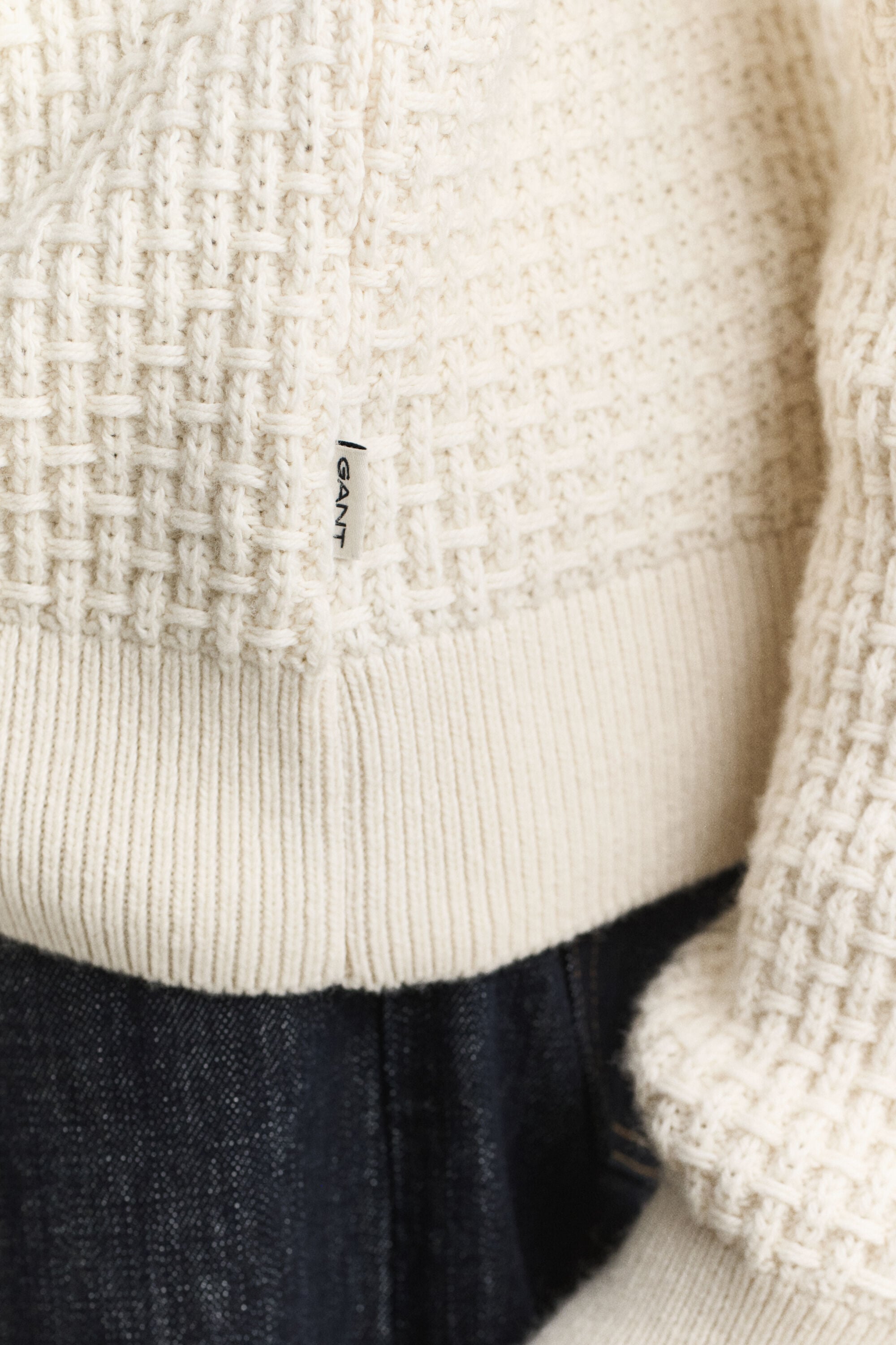 Tekstureret sweater i bomuld og uld med mock-neck