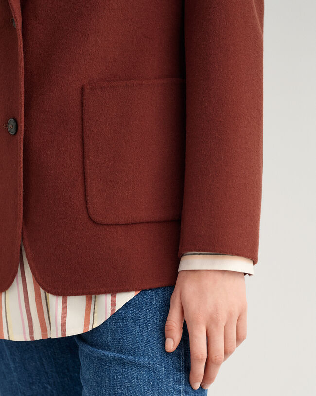 Håndsyet lige blazer