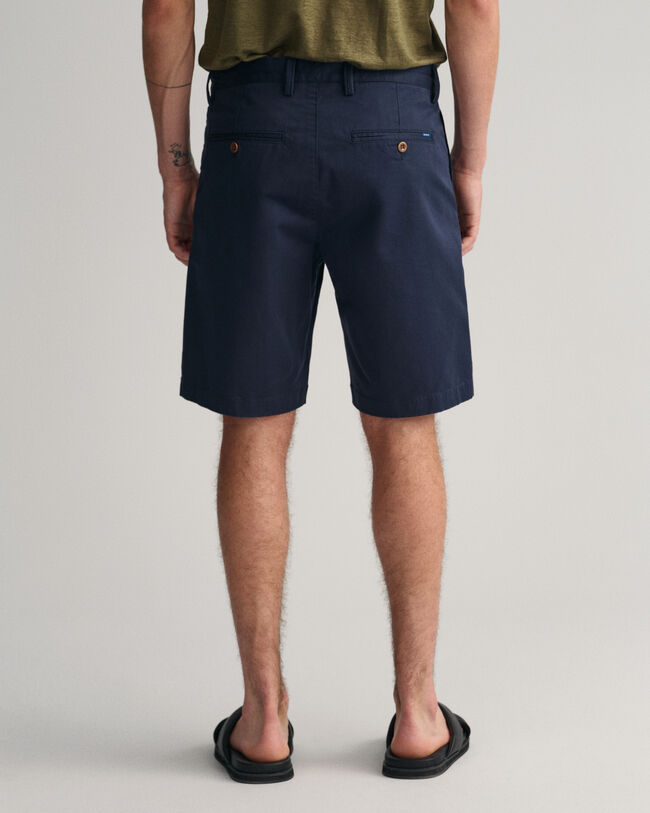 Hallden Slim fit shorts af twill