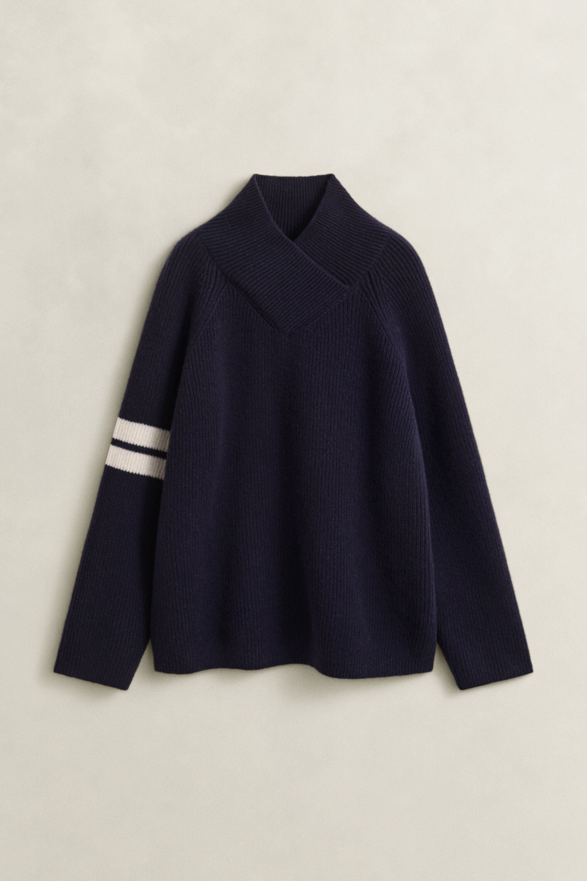 Ribstrikket sweater i uld