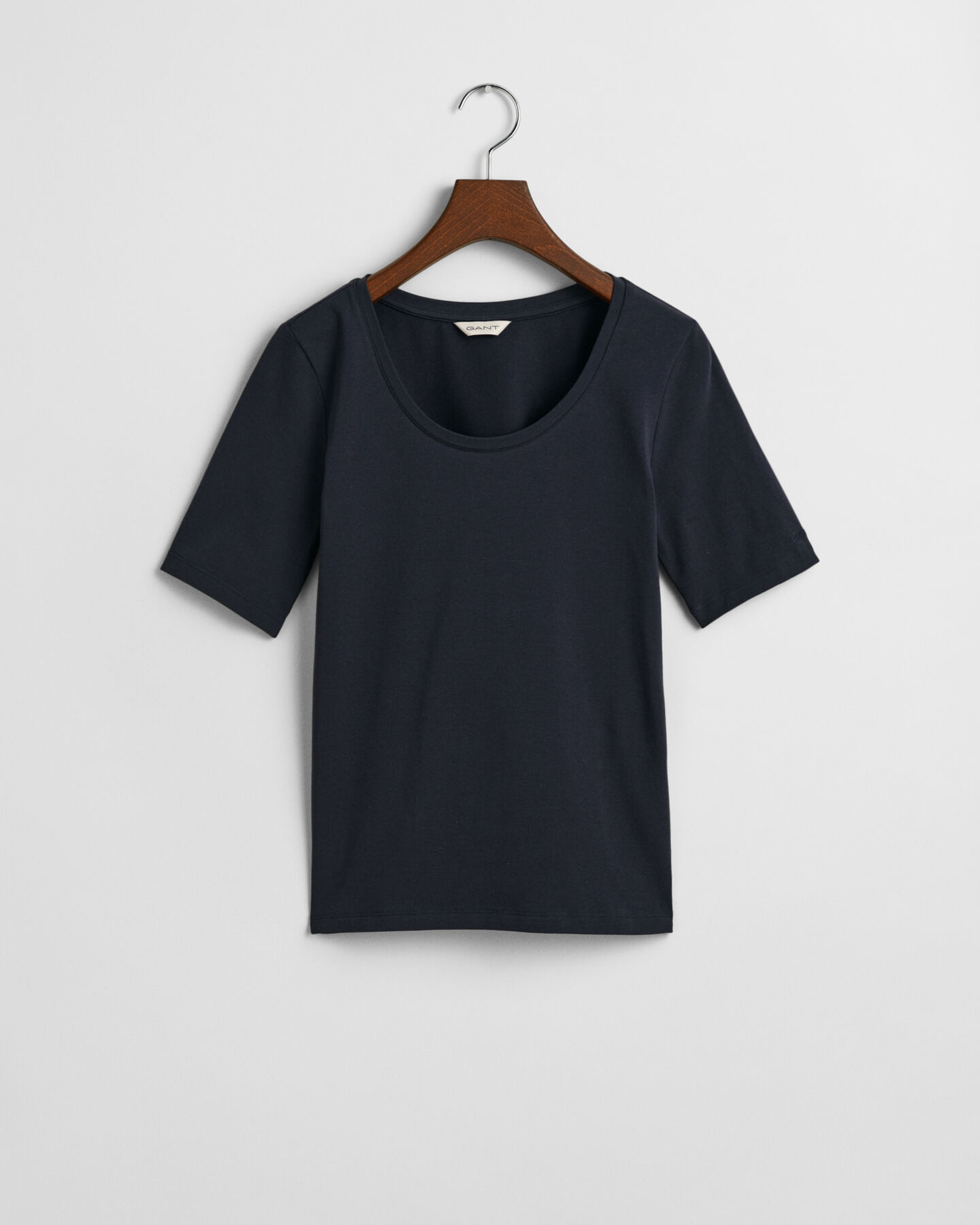 Top med rund halsudskæring