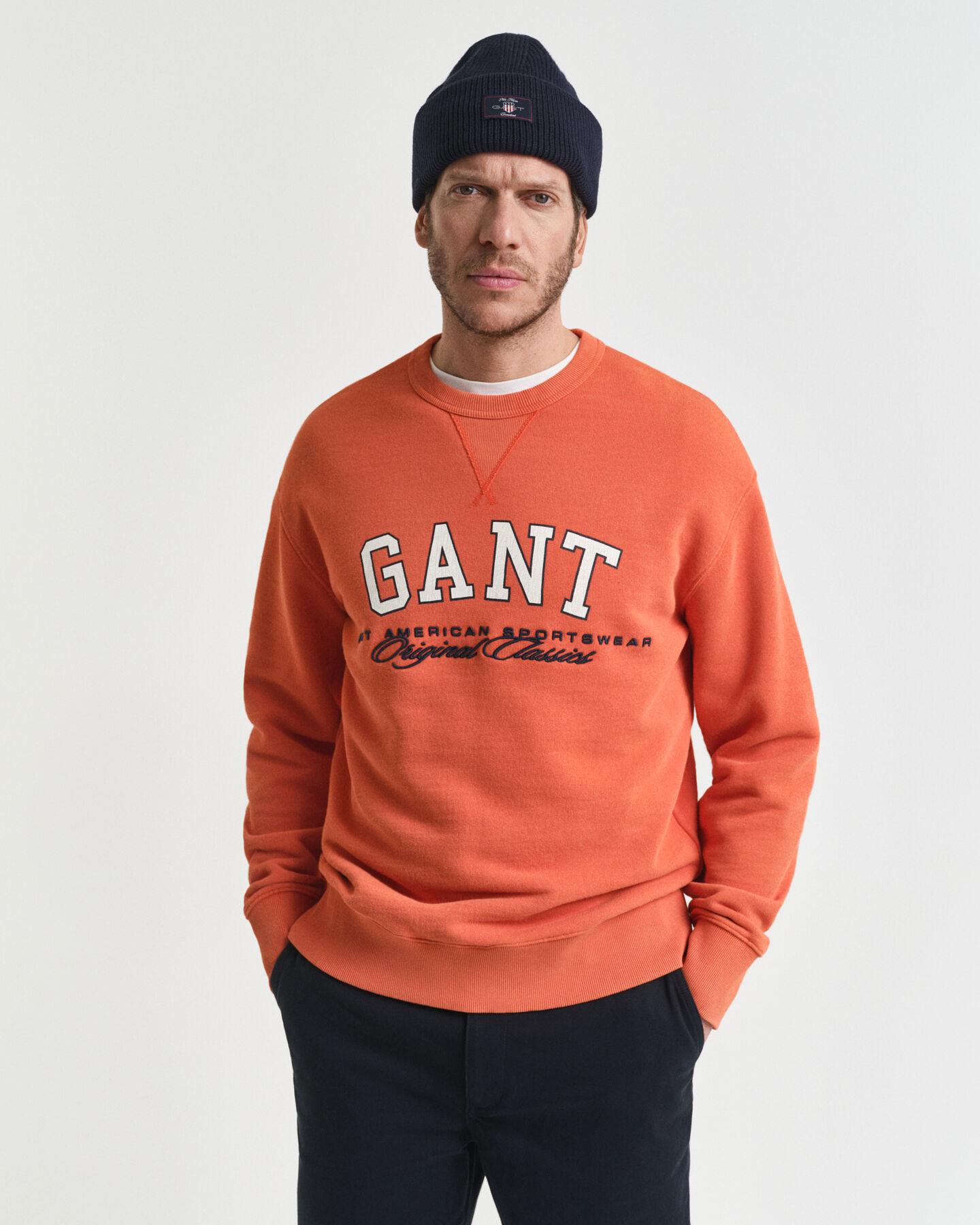 Sweatshirt med college-grafik og crewneck