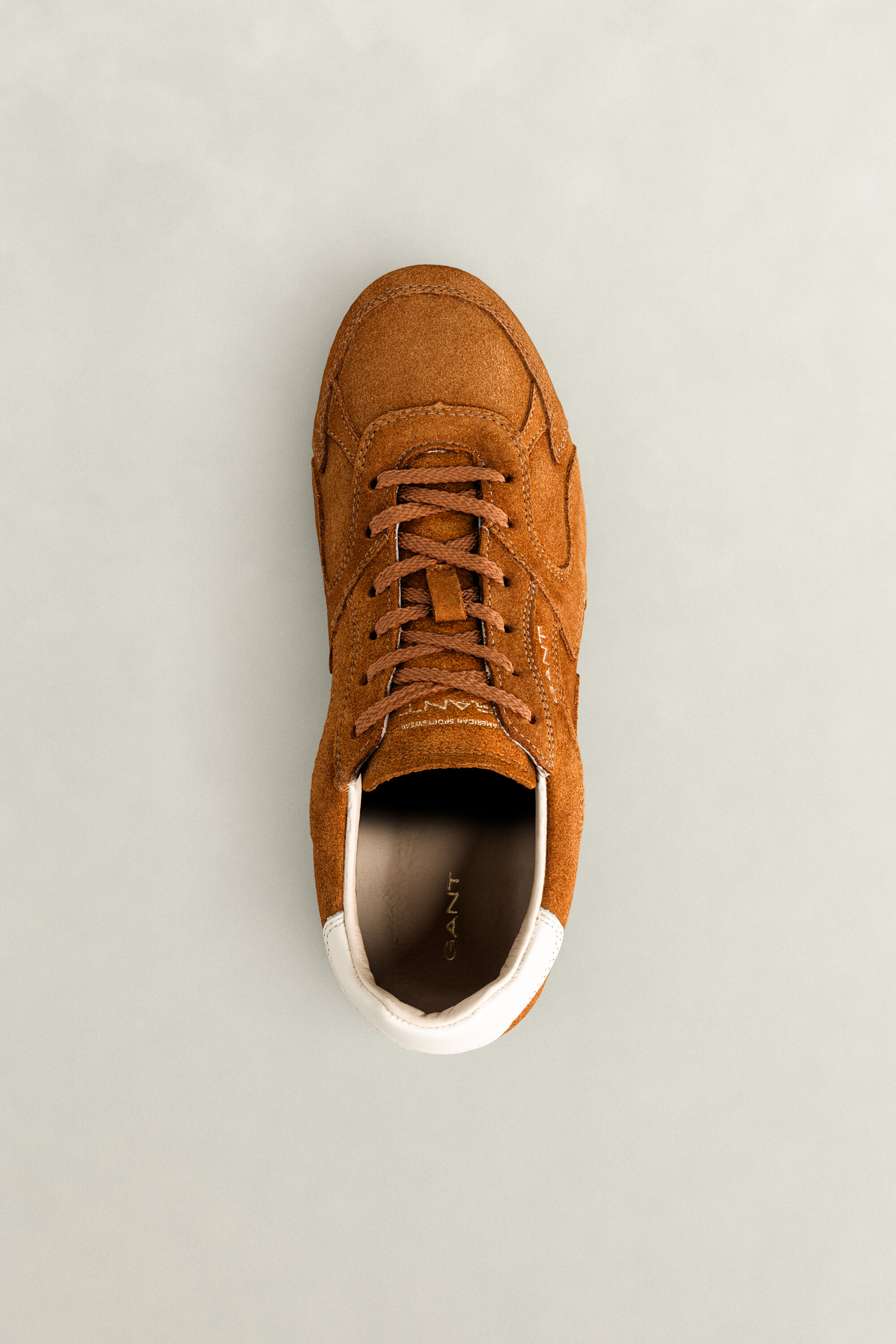 Sperly sneakers i ruskind