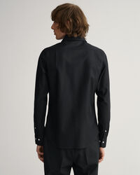 Slim fit ensfarvet skjorte af twill