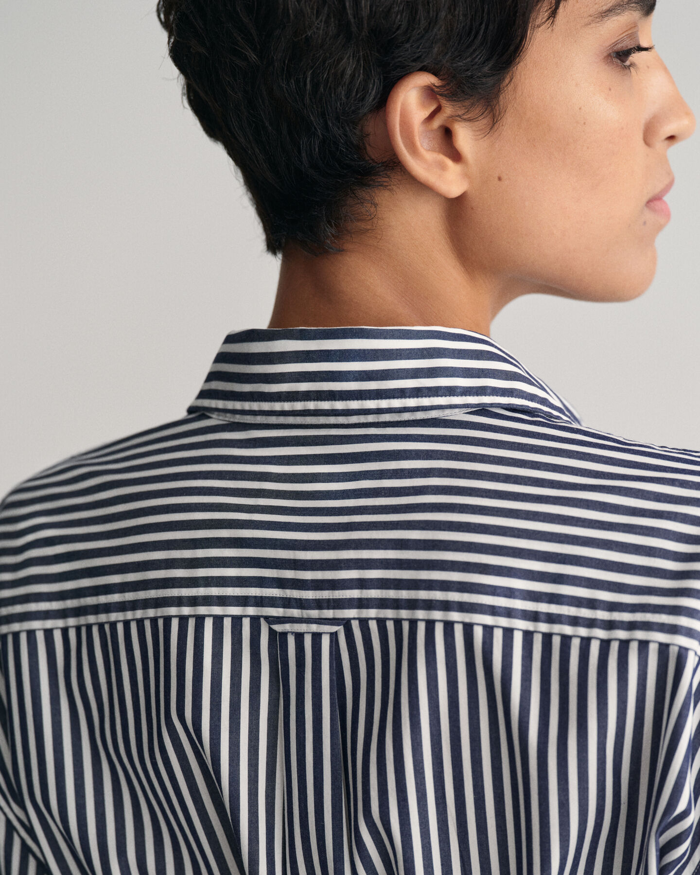 Stribet skjortekjole i poplin