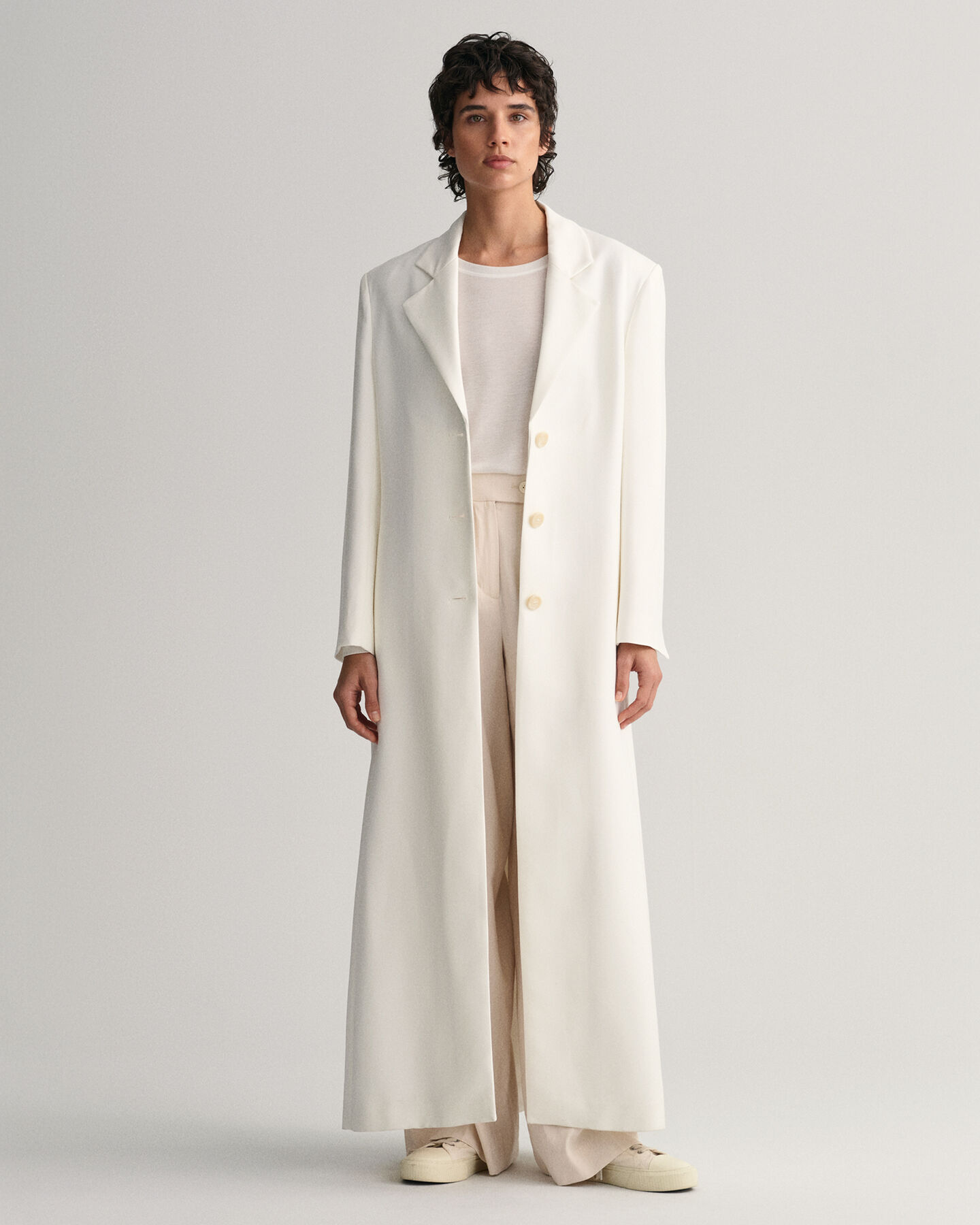 Fluid frakke i fuld længde