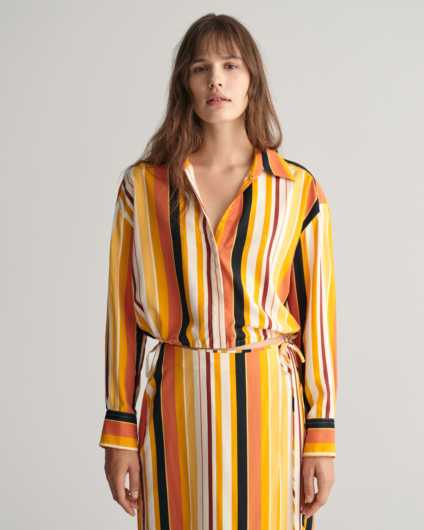 Relaxed fit stribet skjorte med bindeb&aring;nd