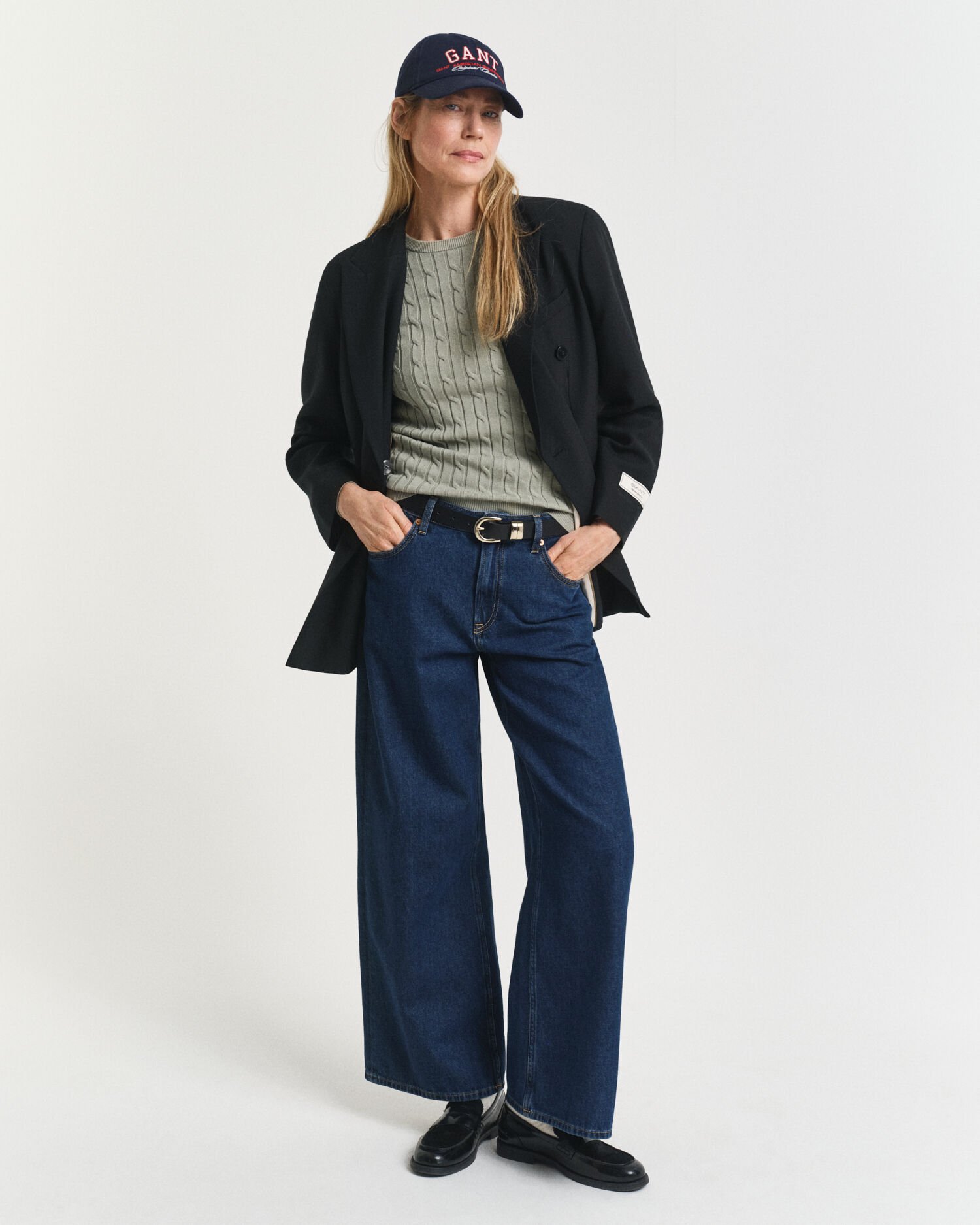 Crewneck sweater med kabelstrik