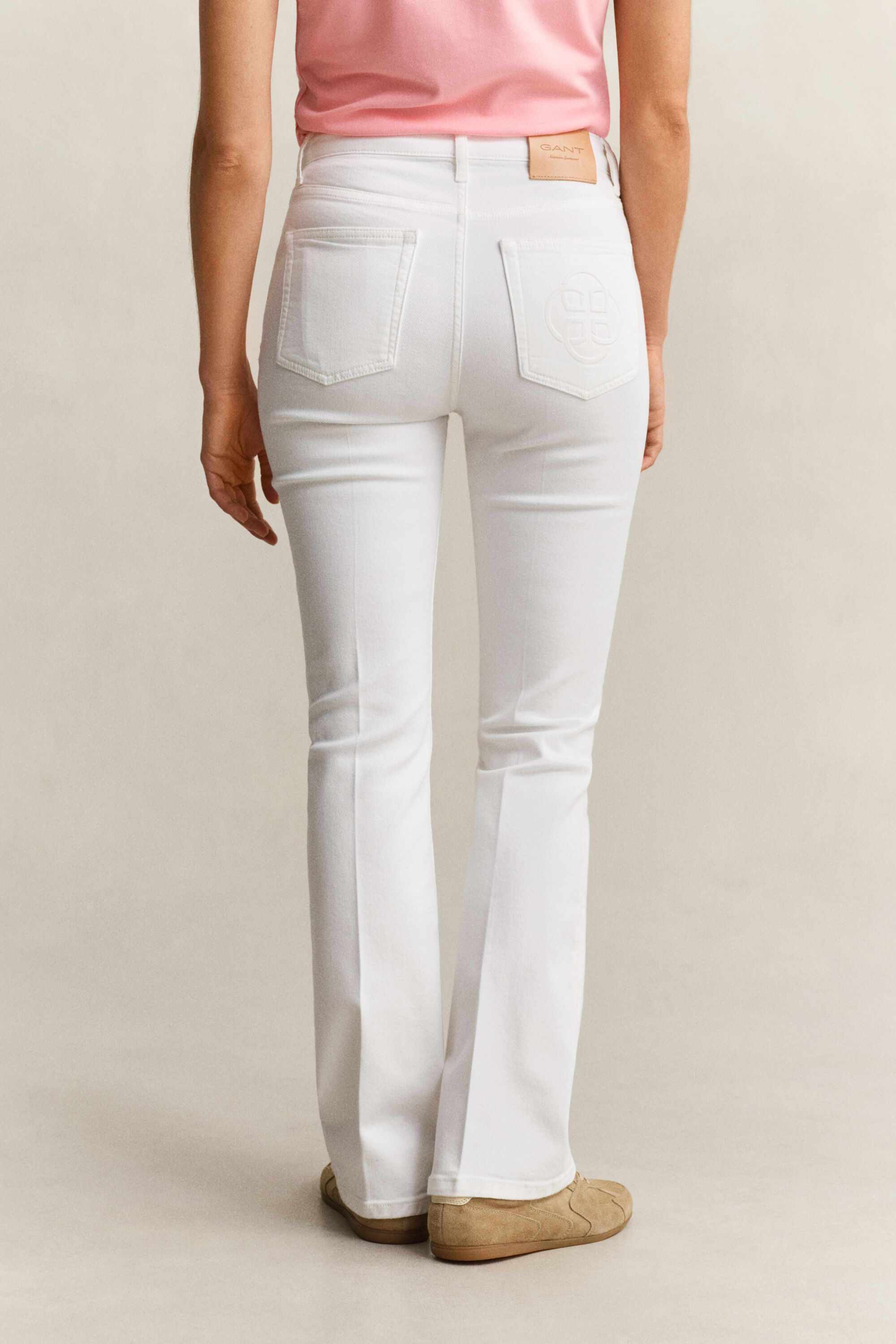 Monogram jeans med svaj