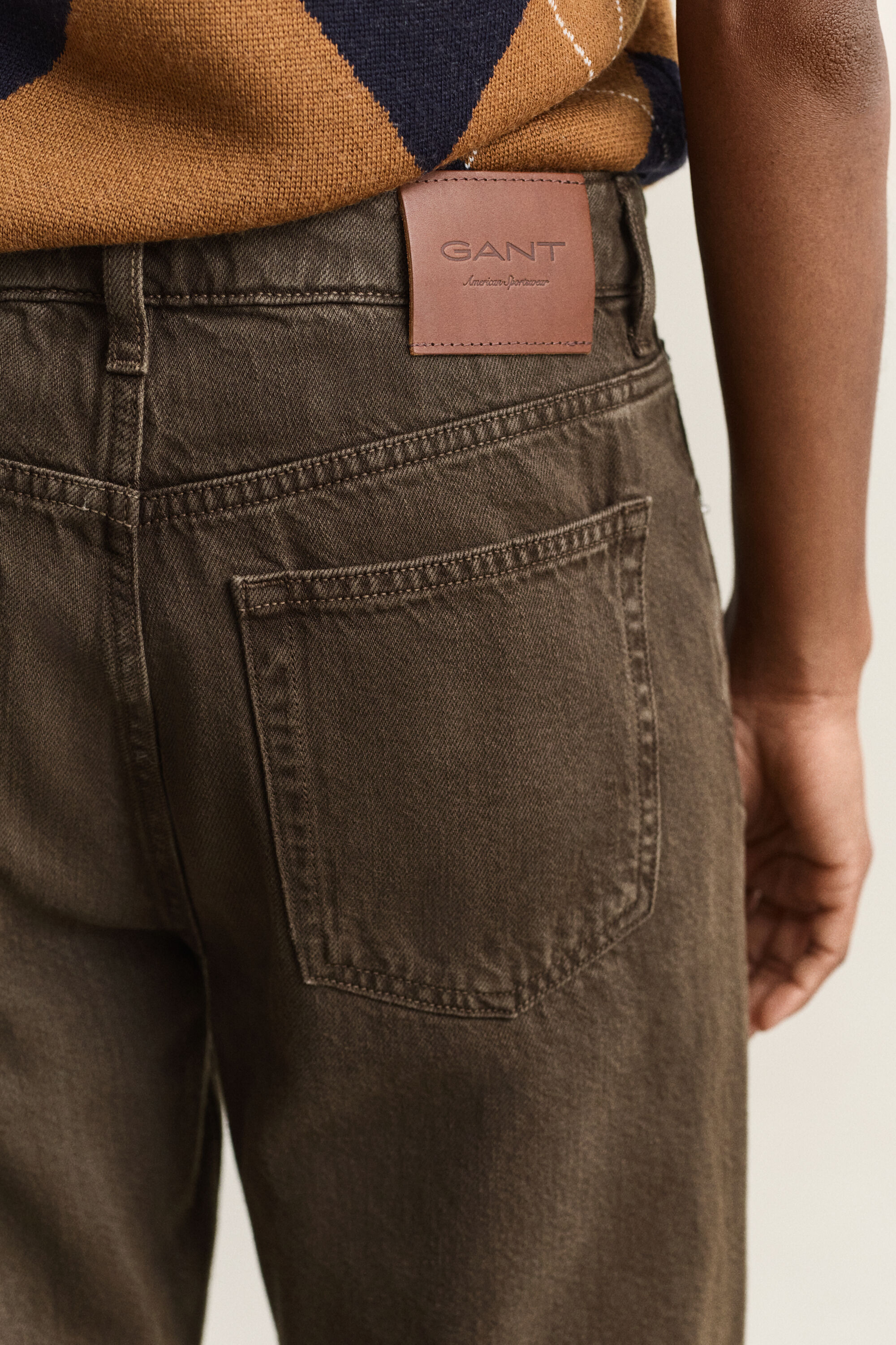 Relaxed farvede jeans