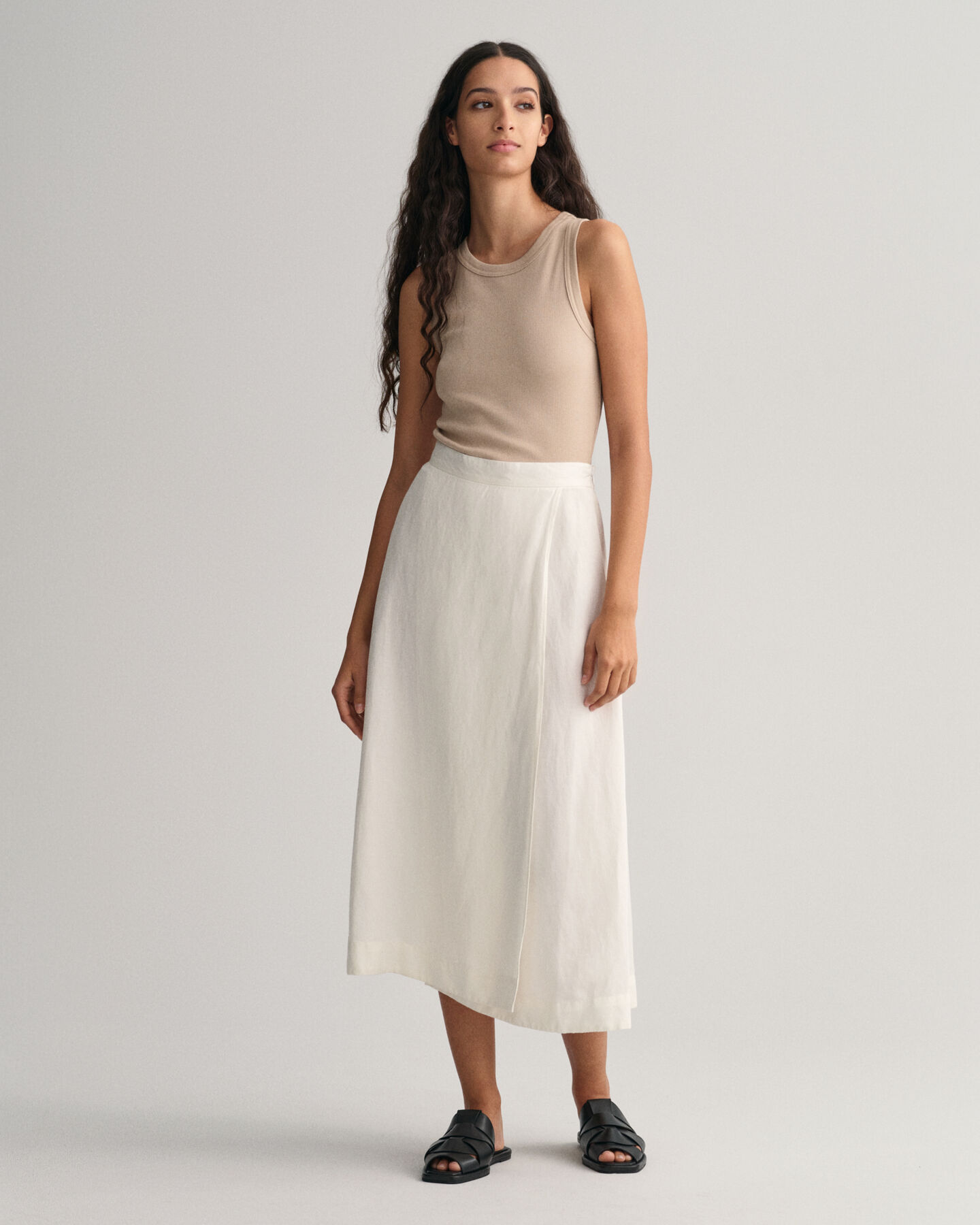 Midi nederdel i hør- og viskoseblanding