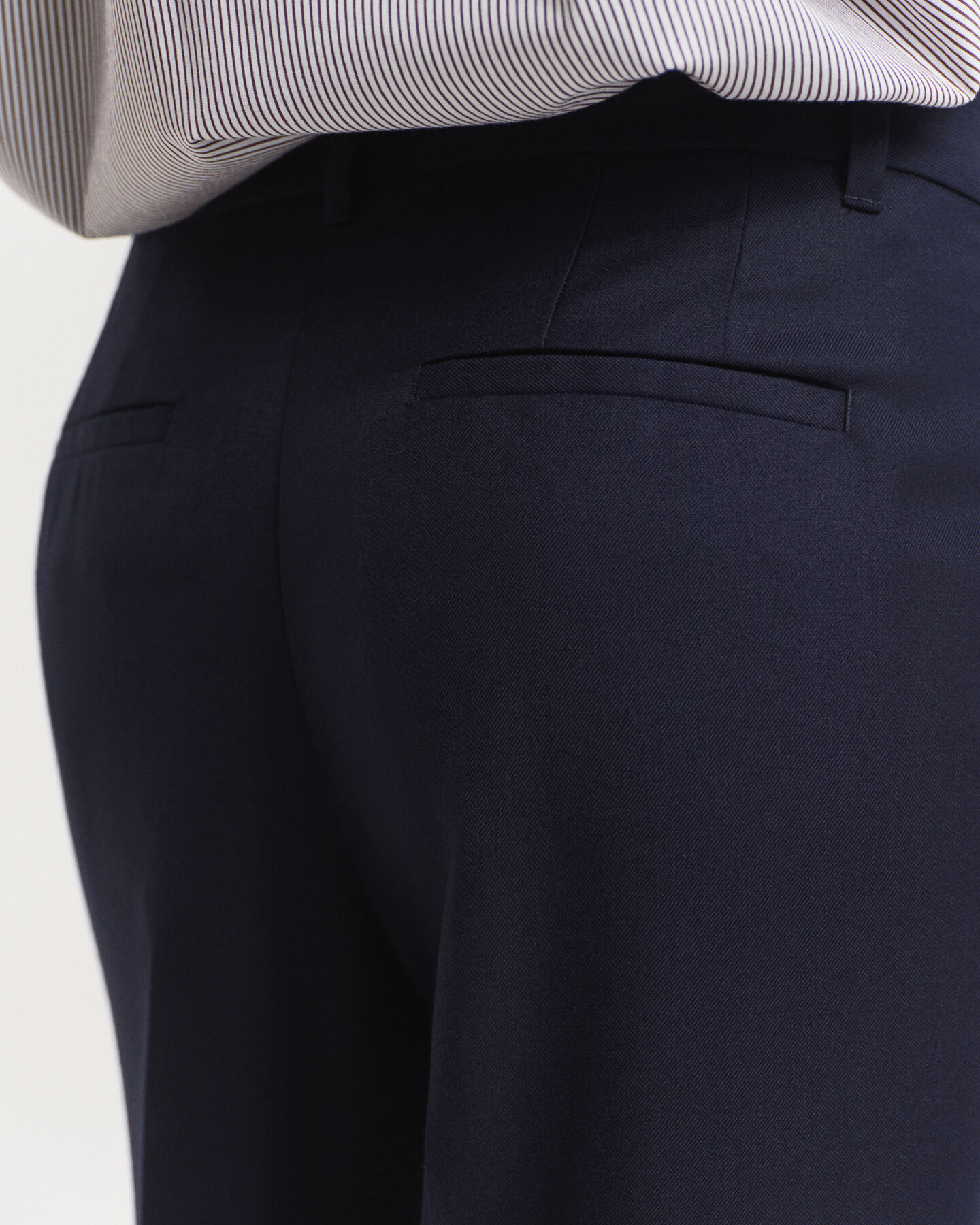 Skræddersyede bukser af uldblanding