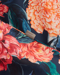 Enkelt dynebetræk med Peony-tryk