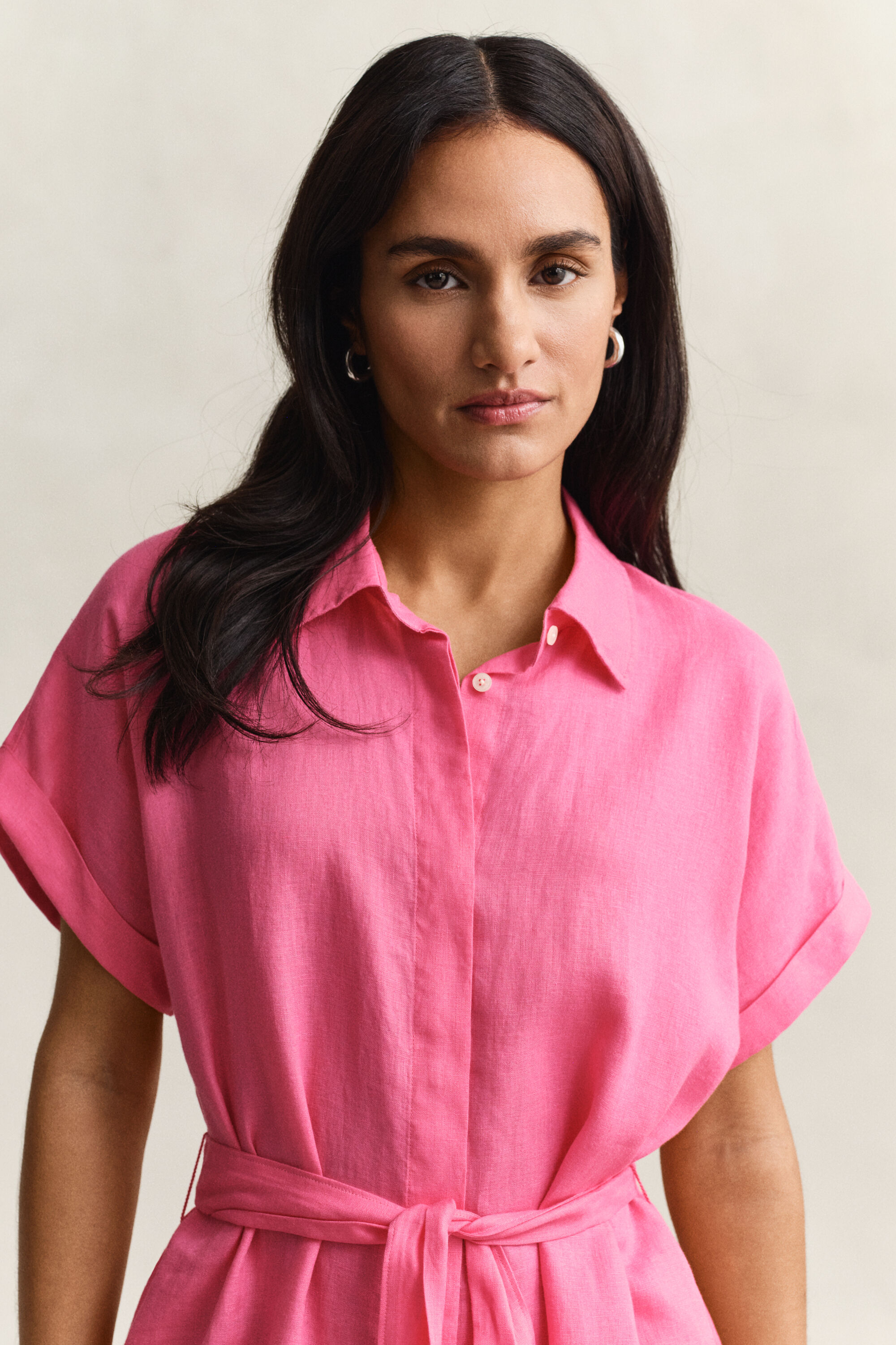 Skjortekjole i hør med korte ærmer