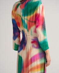 Kjole med rynker og blomstertryk