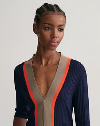 Ribstrikket top med V-hals