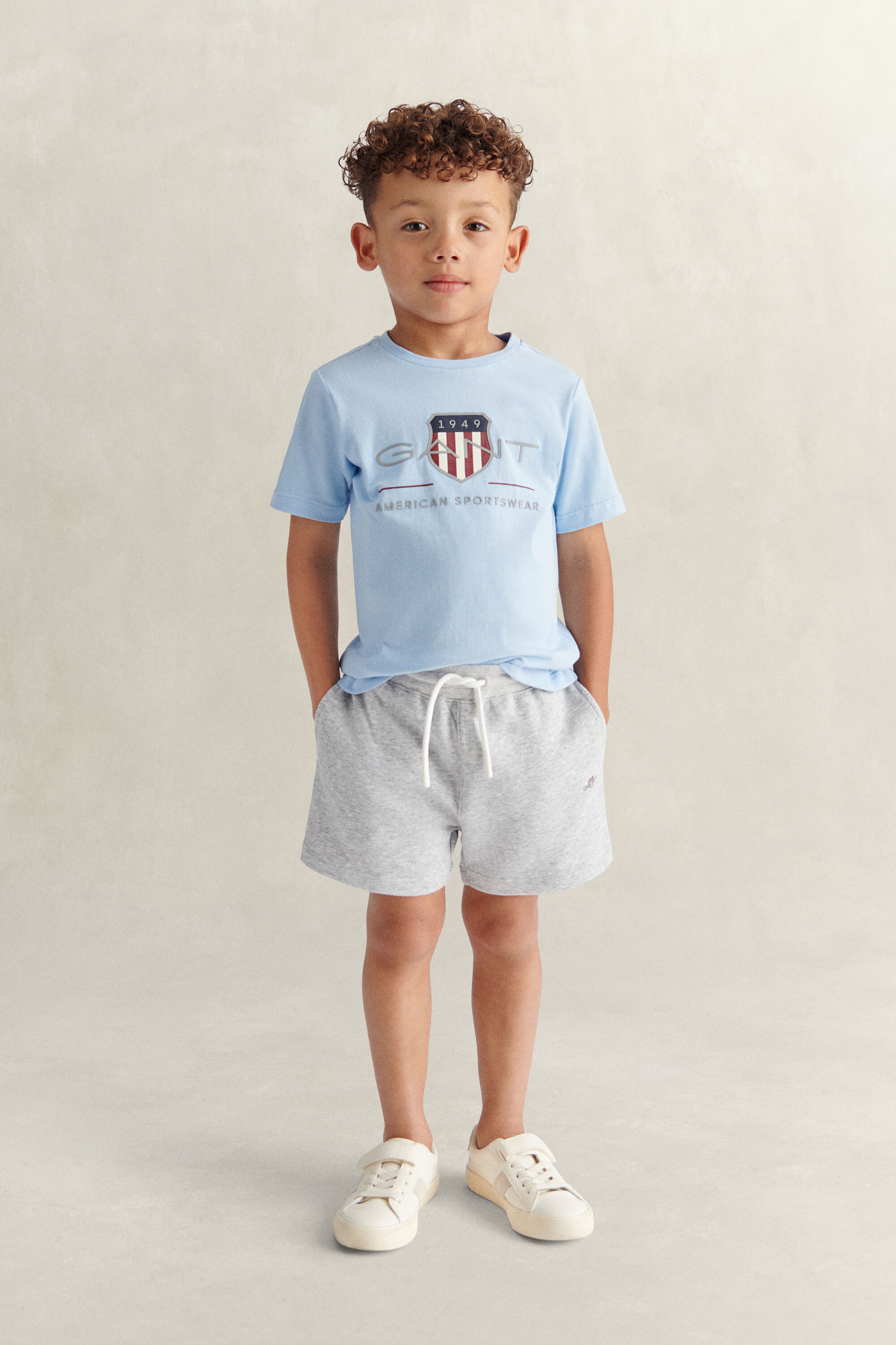 Boys Archive Shield sæt med T-shirt og joggingshorts
