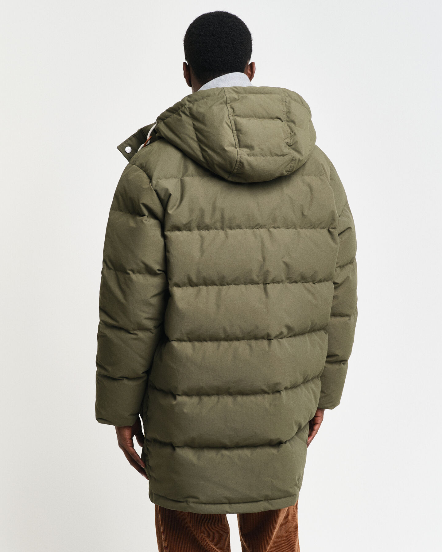 Tung dunjakke i mellemlængde