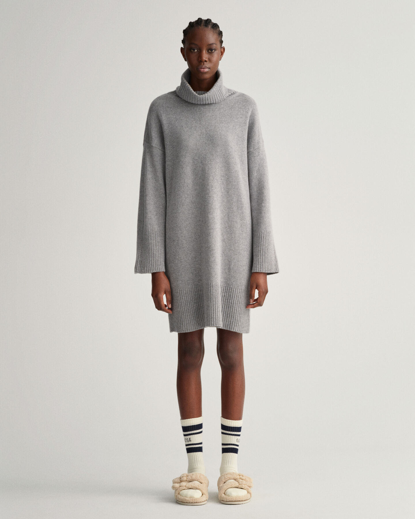 Lounge kjole med rullekrave