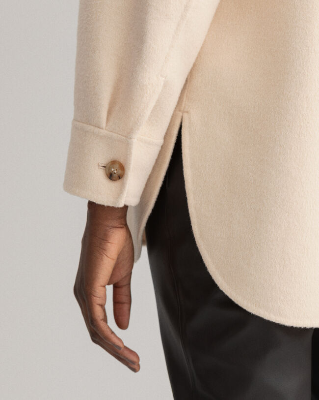 H&aring;ndsyet skjortejakke