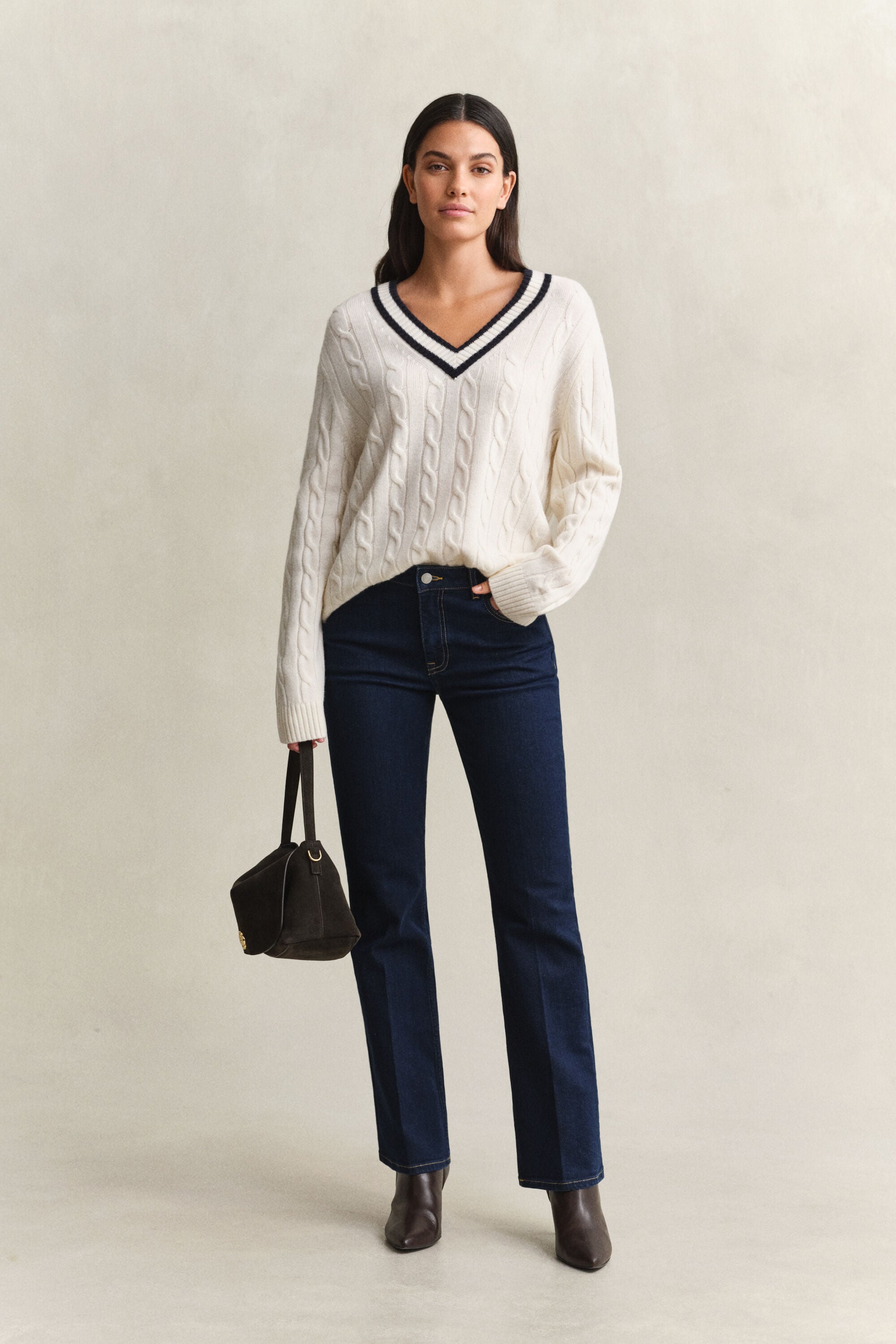 Kabelstrikket sweater i merinould