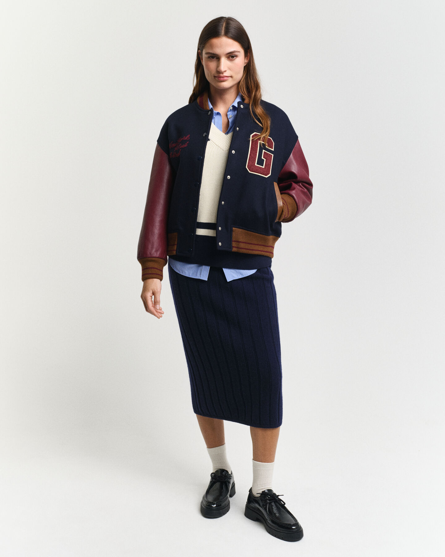 Bred ribstrikket nederdel af uld