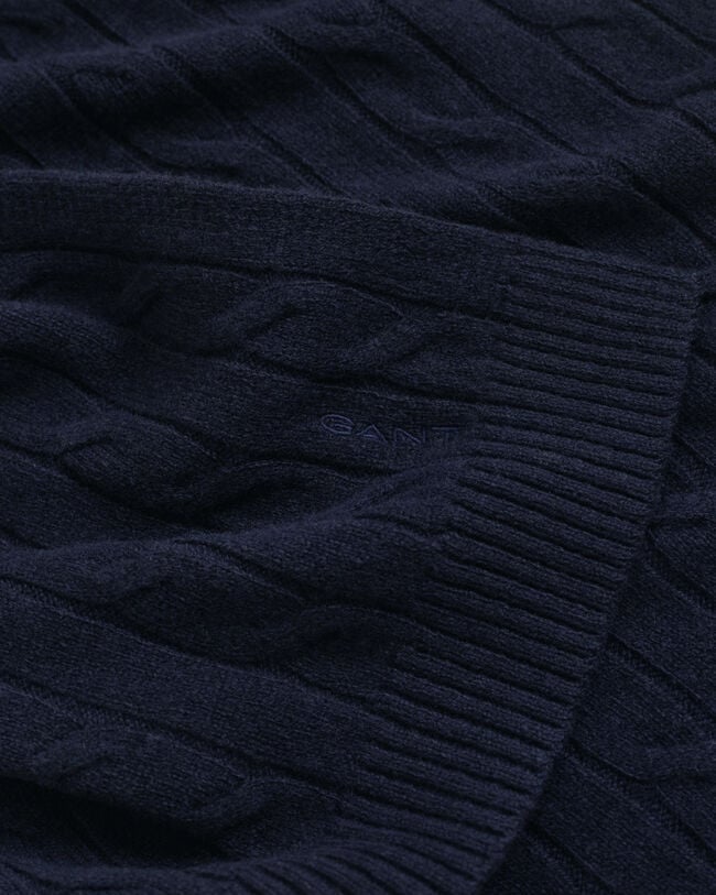 Kabelstrikket halstørklæde i uld