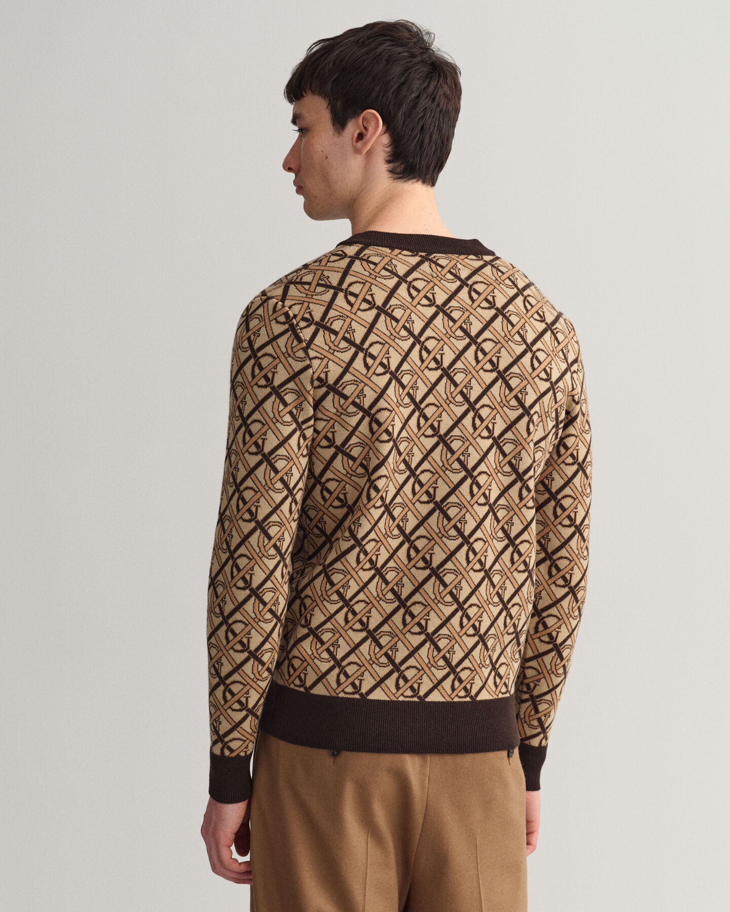 Monogram merino sweater med V-hals