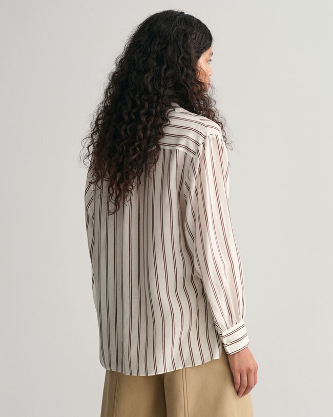 Stribet bluse med V-hals